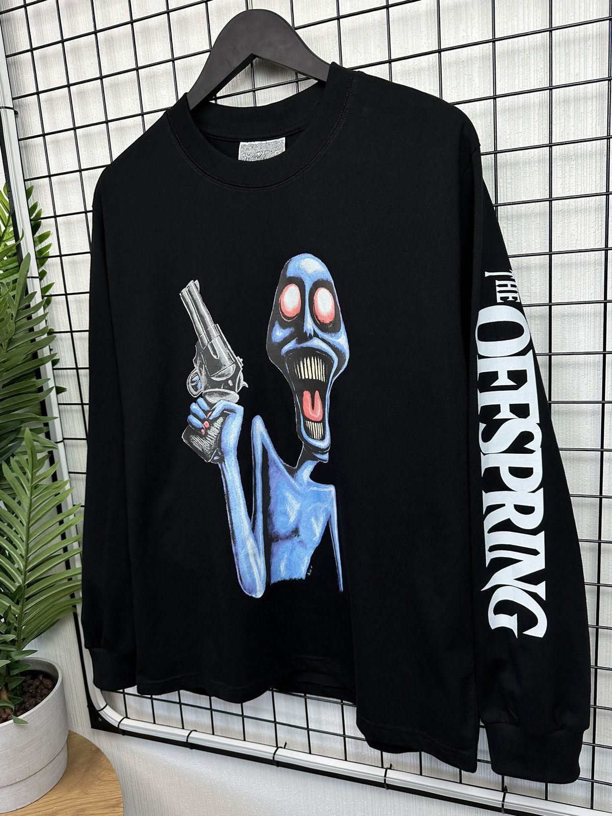 Band Tees The Offspring Alien Blue style Men Black L long sleeve shirt Size US L / EU 52-54 / 3 - 2 Thumbnail