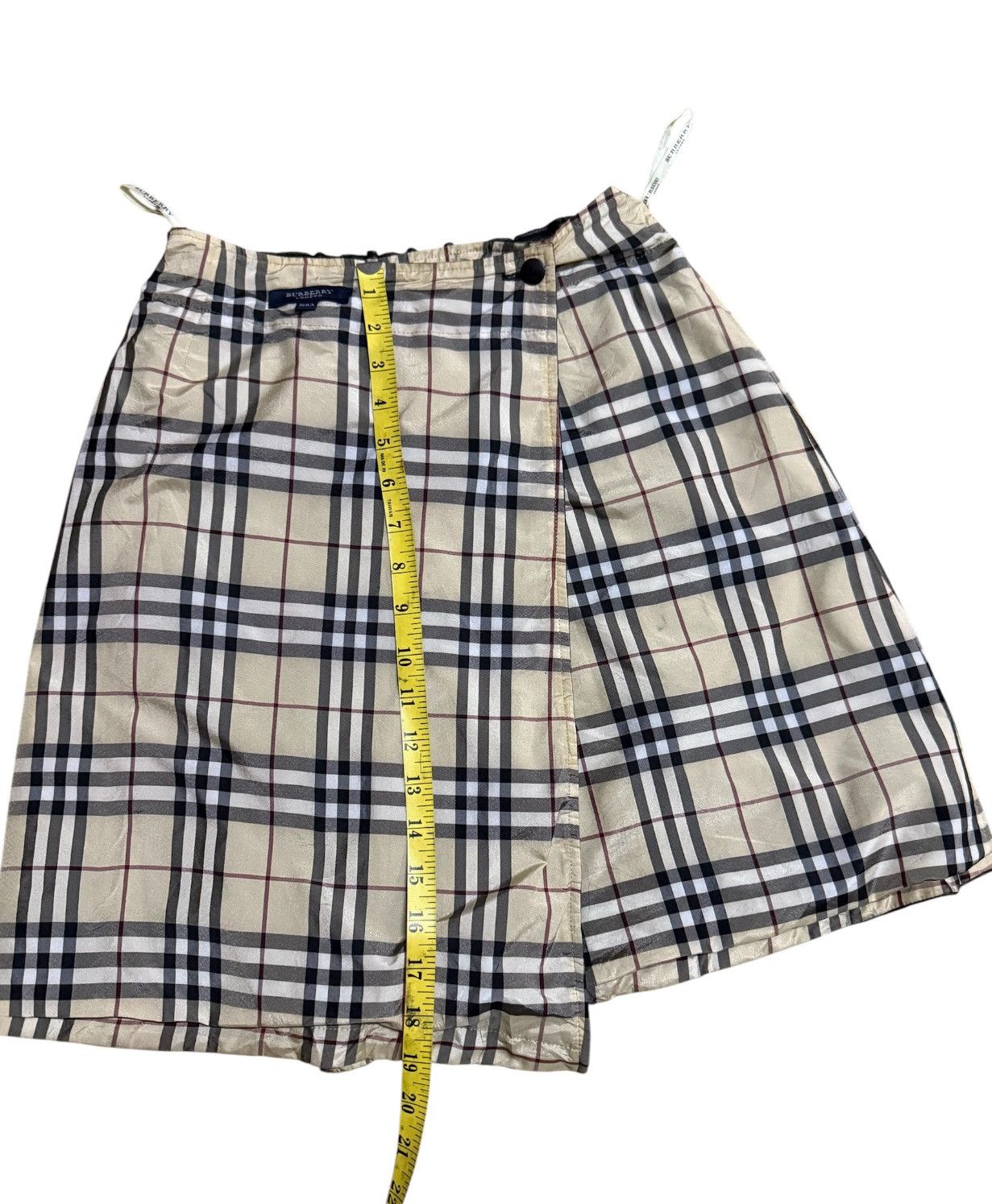 Burberry BURBERRY LONDON MINI SKIRT Vintage Size 32" / US 10 / IT 46 - 10 Thumbnail