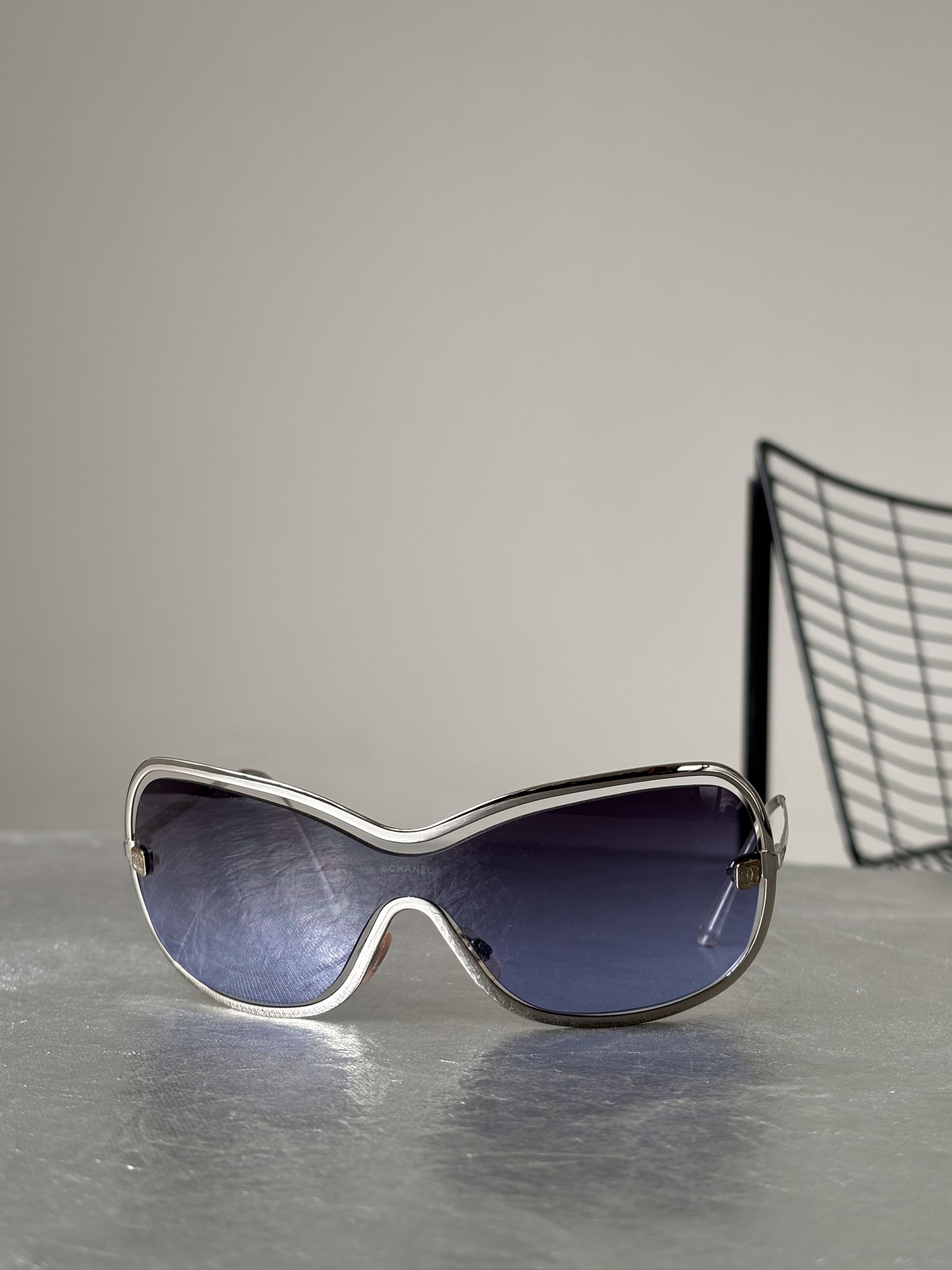 Chanel CHANEL SUNGLASSES 4031 Rhinestone 4017 Mask RI904 Size ONE SIZE - 3 Thumbnail