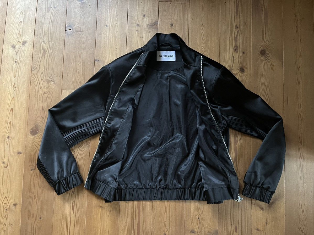 Han Kjobenhavn Satin Track Top Blouson Jacket Plissé Black Size US L / EU 52-54 / 3 - 13 Thumbnail