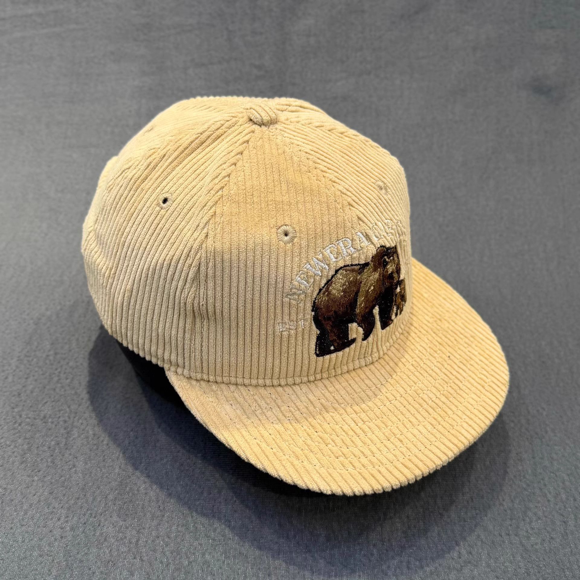 New Era New Era Corduroy Flat Brim Cap。 Q5 Size ONE SIZE - 5 Thumbnail