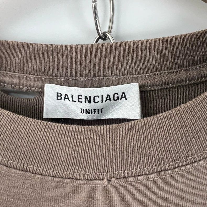 Balenciaga Balenciaga Brown big hole crack logo short sleeve Size US XS / EU 42 / 0 - 4 Thumbnail