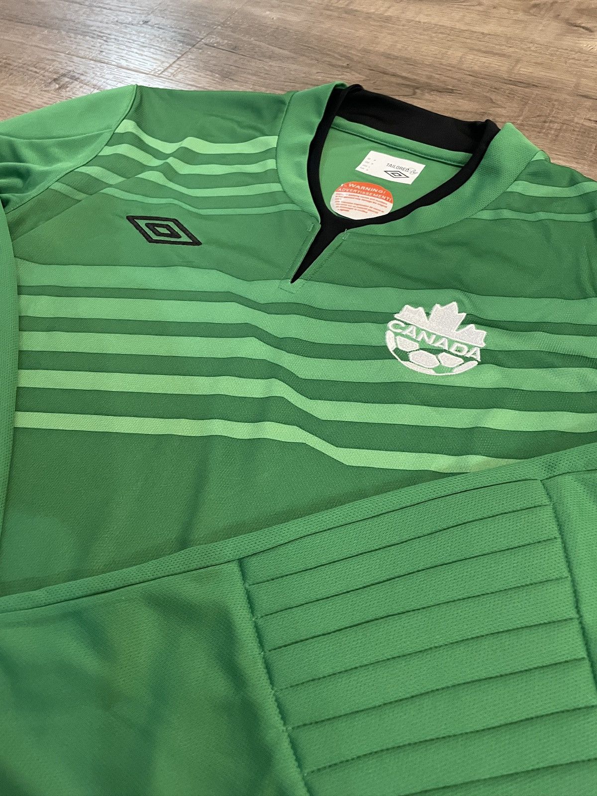 Umbro × Vintage CANADA 2012-2013 Goalkeeper Jersey Size US M / EU 48-50 / 2 - 3 Thumbnail
