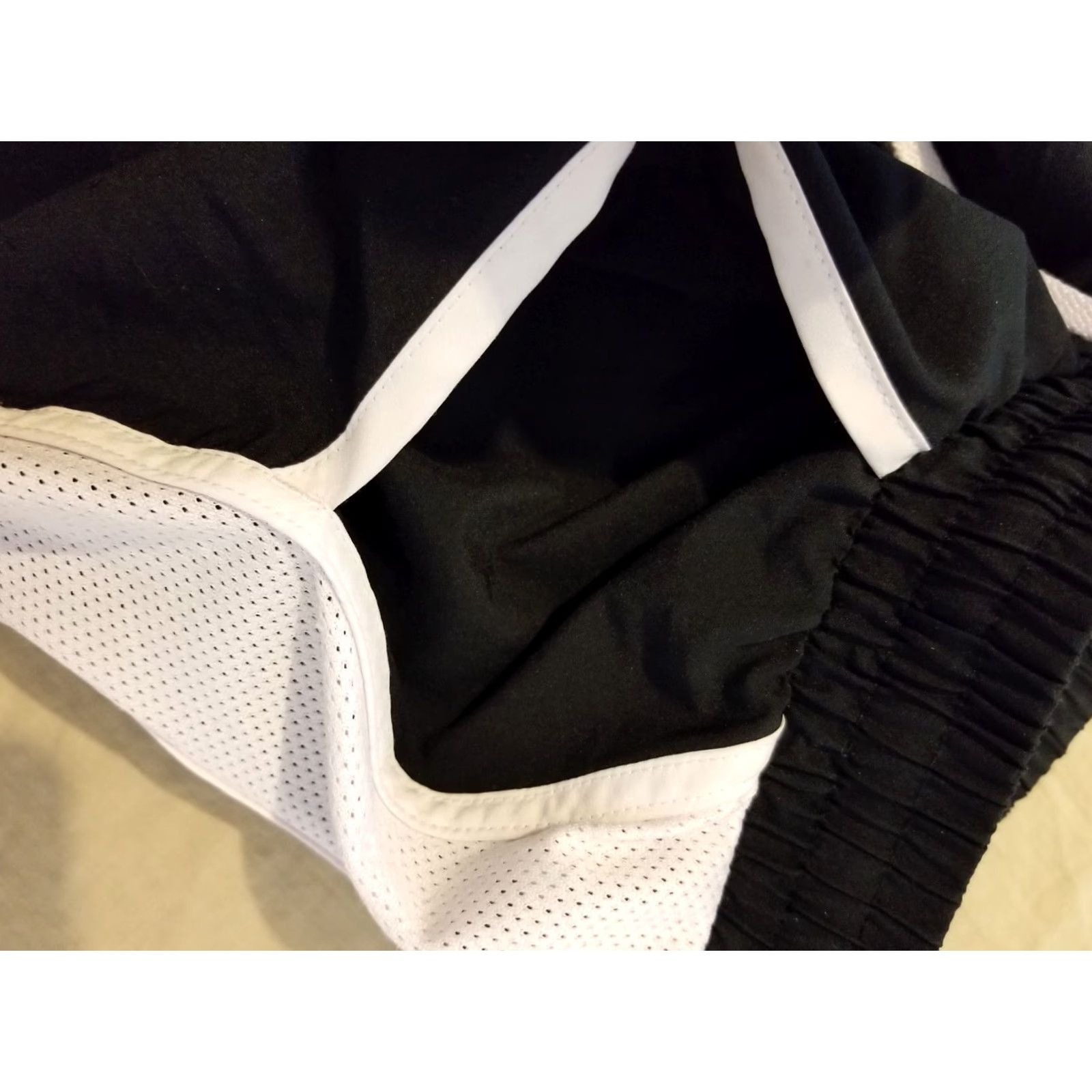 Under Armour Womens Under Armour Shorts M Medium Black Athletic Gym Workout Size 32" / US 10 / IT 46 - 4 Thumbnail