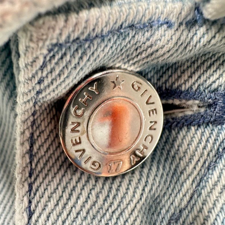 Givenchy Givenchy Ice Blue Denim Jacket with Back Letter Logo Size US L / EU 52-54 / 3 - 5 Thumbnail