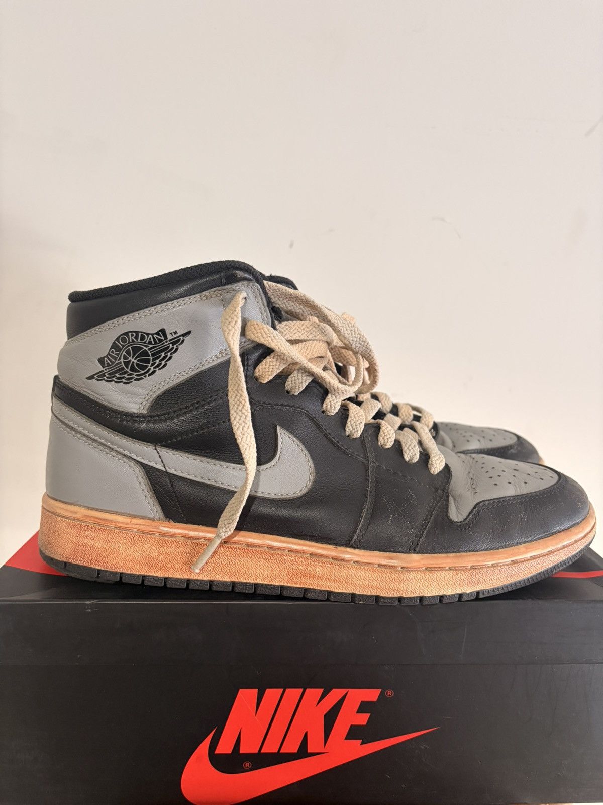 Jordan Brand Air Jordan 1 Retro High OG “Shadow” (2013) Size US 9 / EU 42 - 1 Thumbnail