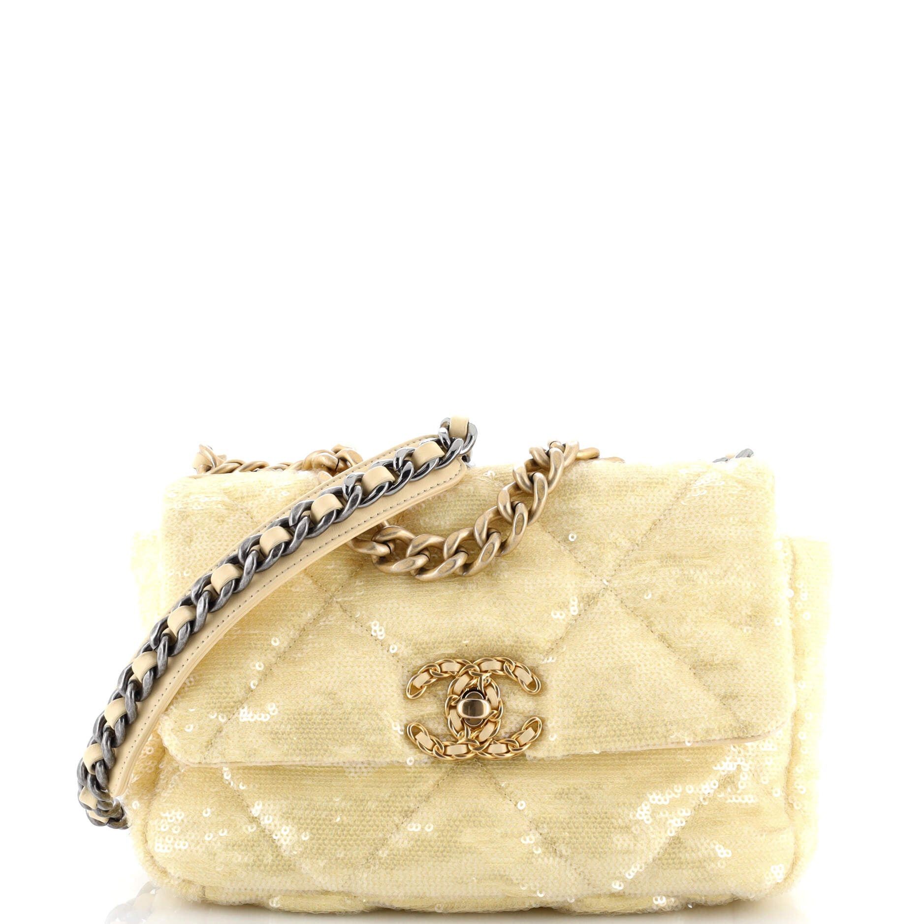 Chanel 19 Flap Bag Size ONE SIZE - 1 Thumbnail