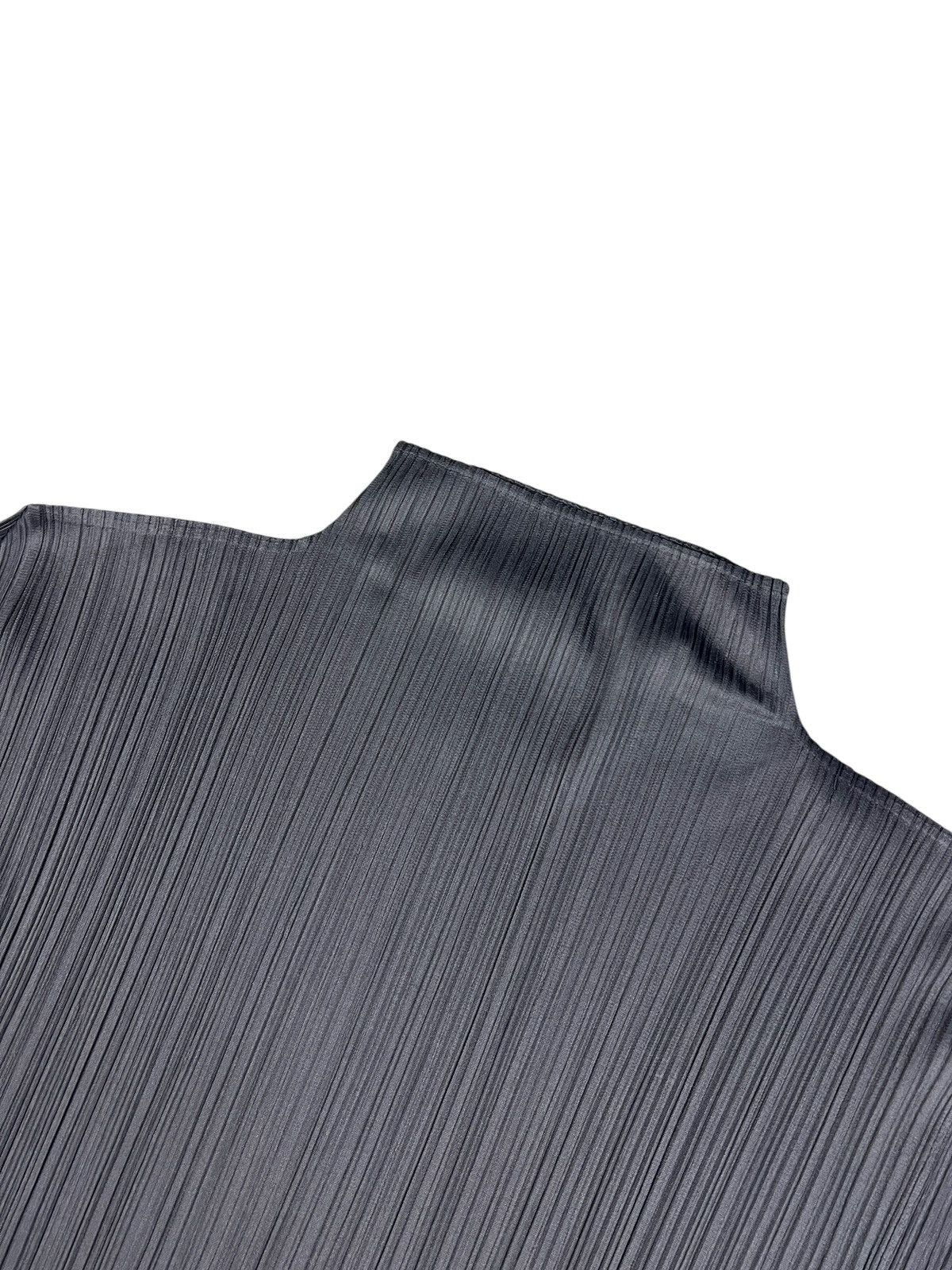 Pleats Please Issey Miyake Vintage Issey Miyake Pleats Please Mock Neck Tops Size M / US 6-8 / IT 42-44 - 4 Thumbnail