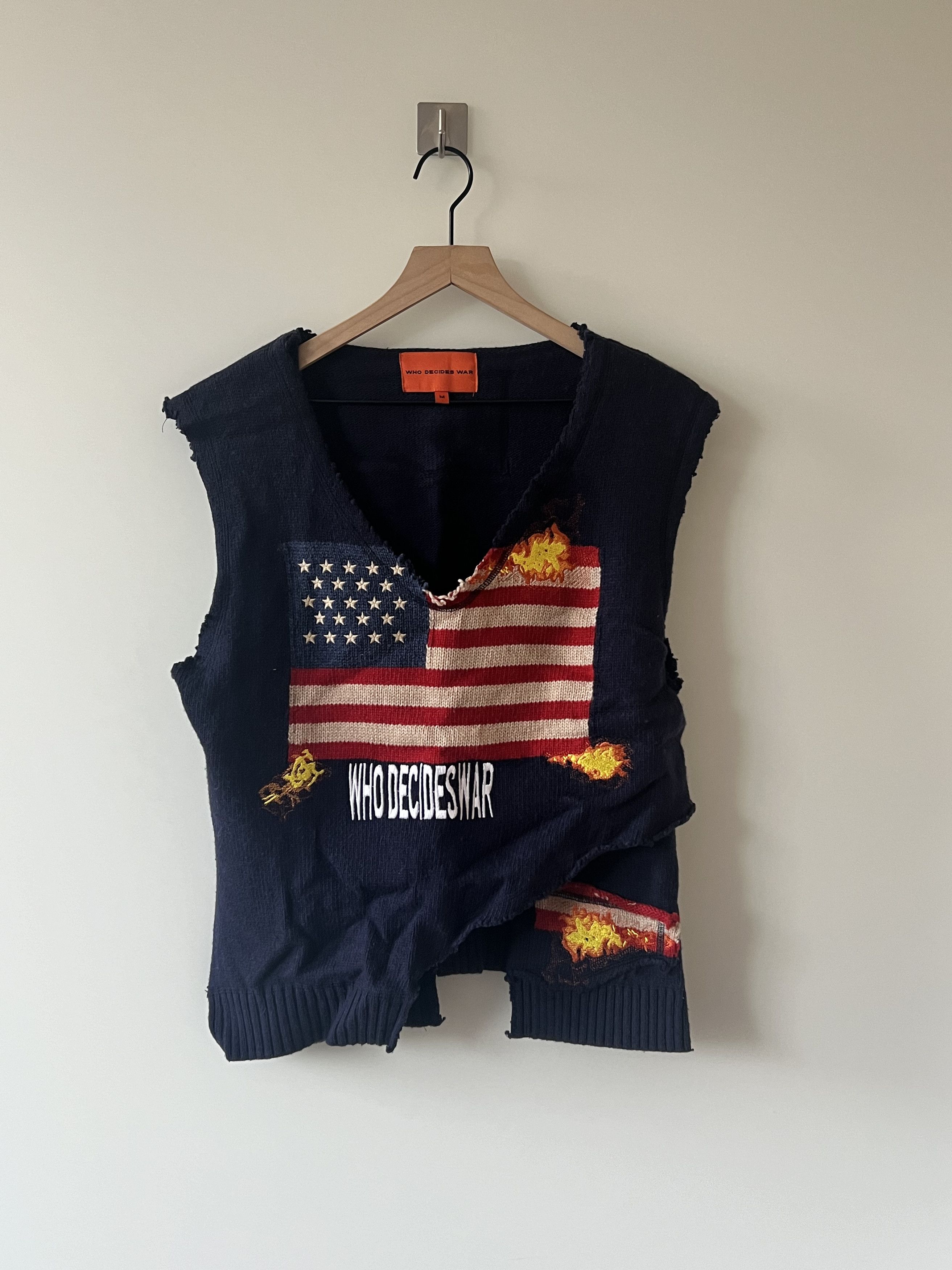 Ev Bravado Who Decides War “L'Ardeur”Sweater Vest Size US M / EU 48-50 / 2 - 1 Thumbnail
