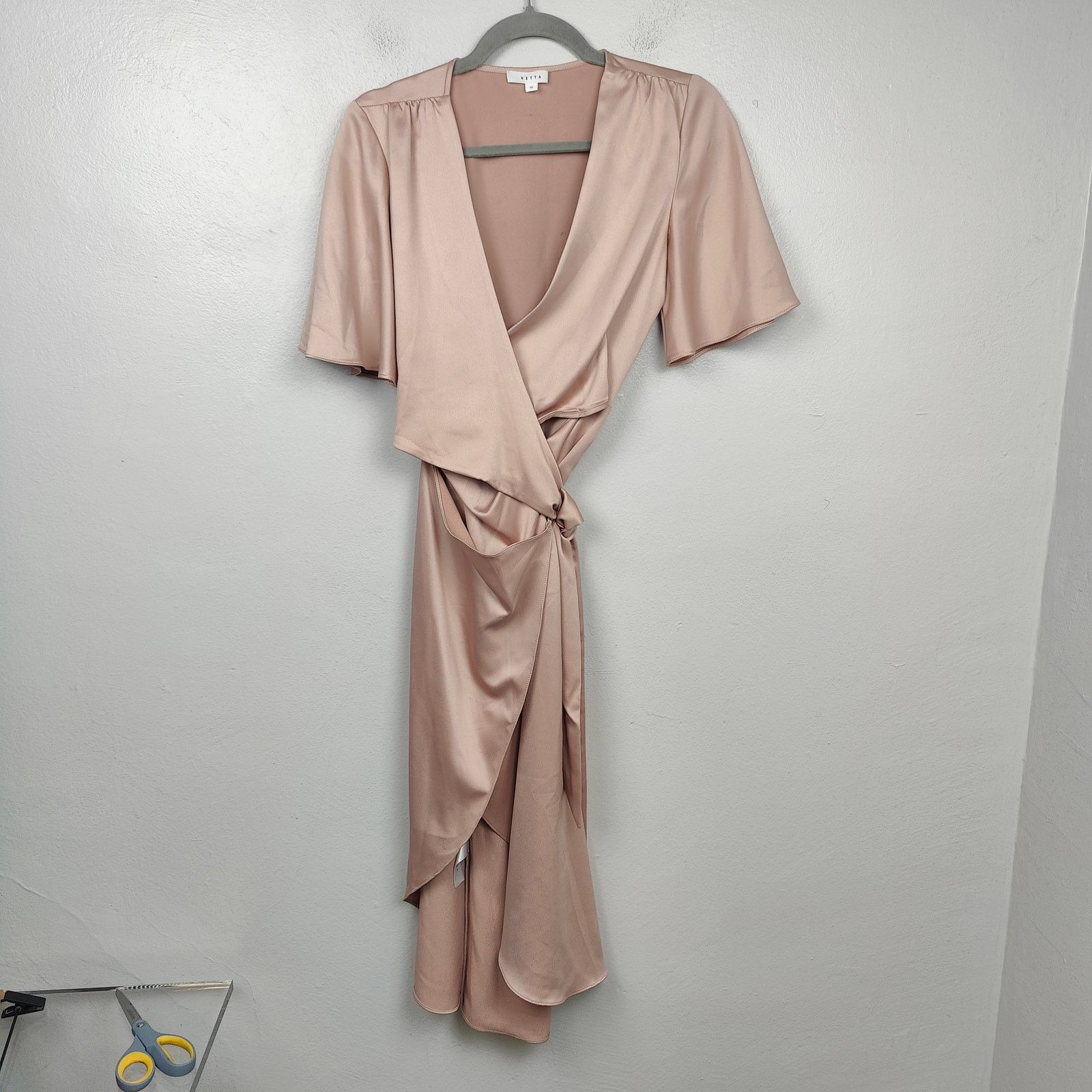 Other Vetta The Wrap Dress Womens XS Champagne Satin Convertible Size XS / US 0-2 / IT 36-38 - 1 Thumbnail