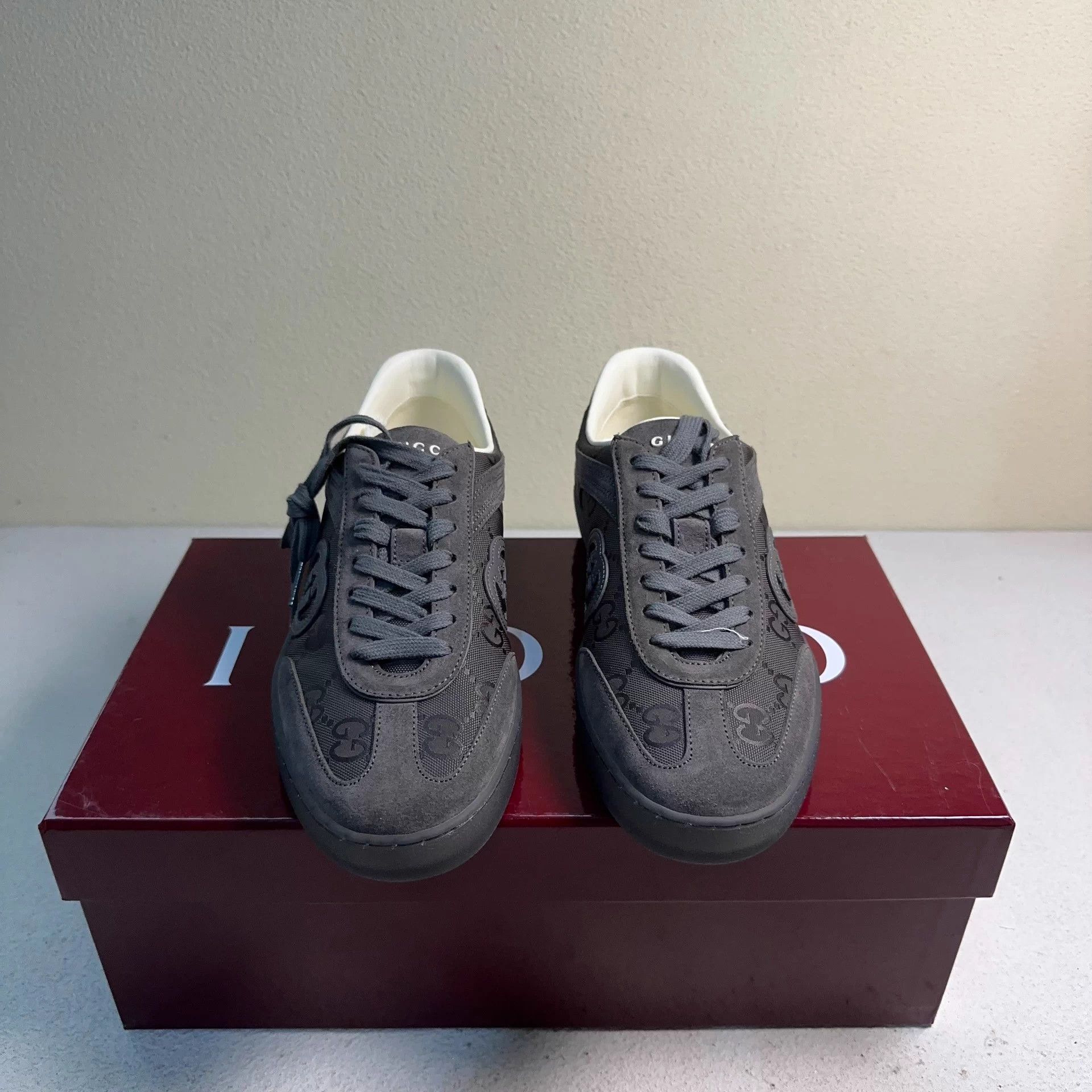 Gucci Gucci G75 Decon Trainer Men's Gray Suede 40 Size US 7 / EU 40 - 2 Thumbnail