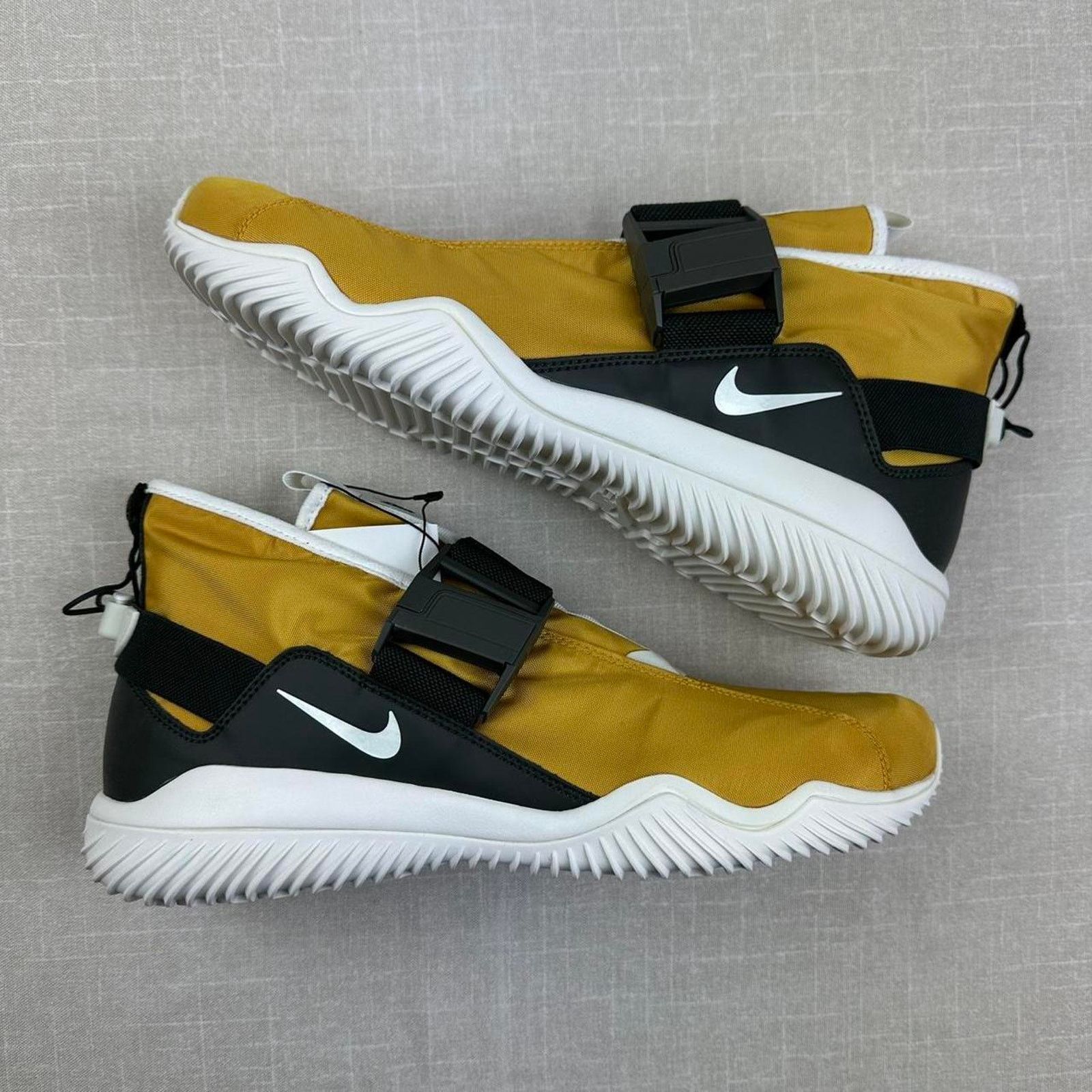 Nike 2017 Nike Komyuter "Mineral Yellow" Men 12 Size US 12 / EU 45 - 2 Thumbnail