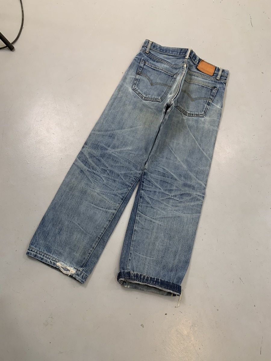 Vintage Levi’s white selvadege denim jeans made in usa