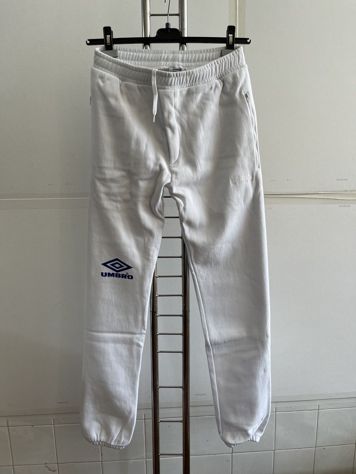 Umbro × Vetements Vetements x Umbro Edition Logo Lounge Pants SZ M Size US 30 / EU 46 - 1 Thumbnail