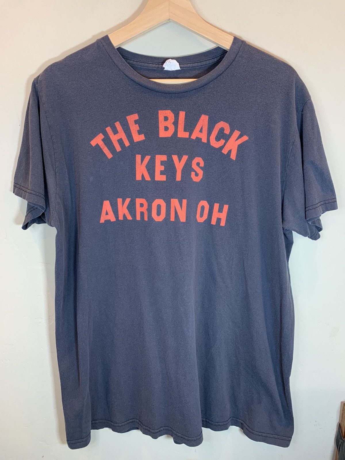 Band Tees × Vintage RARE* Vintage The Black Keys Akron Ohio Band Faded Art Shirt Size US L / EU 52-54 / 3 - 1 Thumbnail