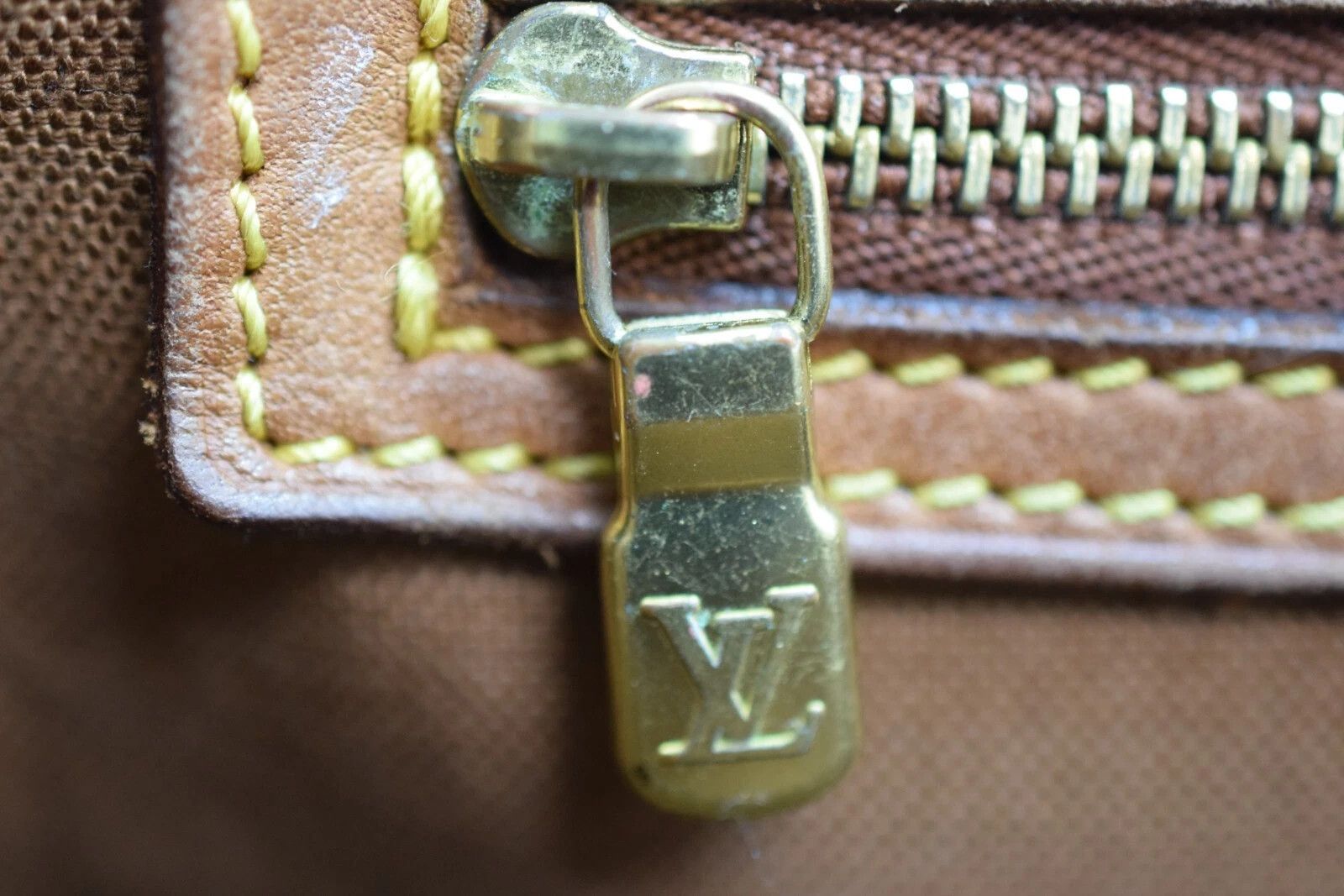 Louis Vuitton Louis Vuitton Abbesses Monogram Canvas Crossbody Bag M45257 Size ONE SIZE - 20 Thumbnail