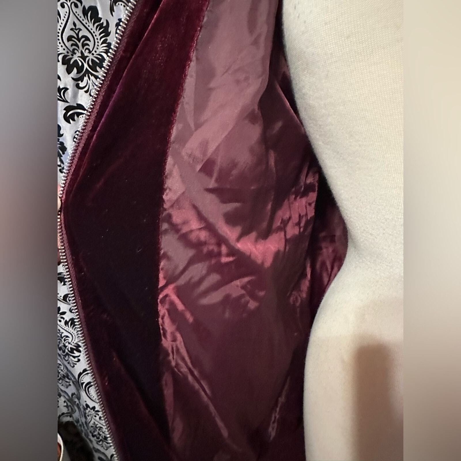 Other Romeo & Juliet Couture Faux Fur Hooded Burgundy Velvet Jacke Size S / US 4 / IT 40 - 7 Thumbnail