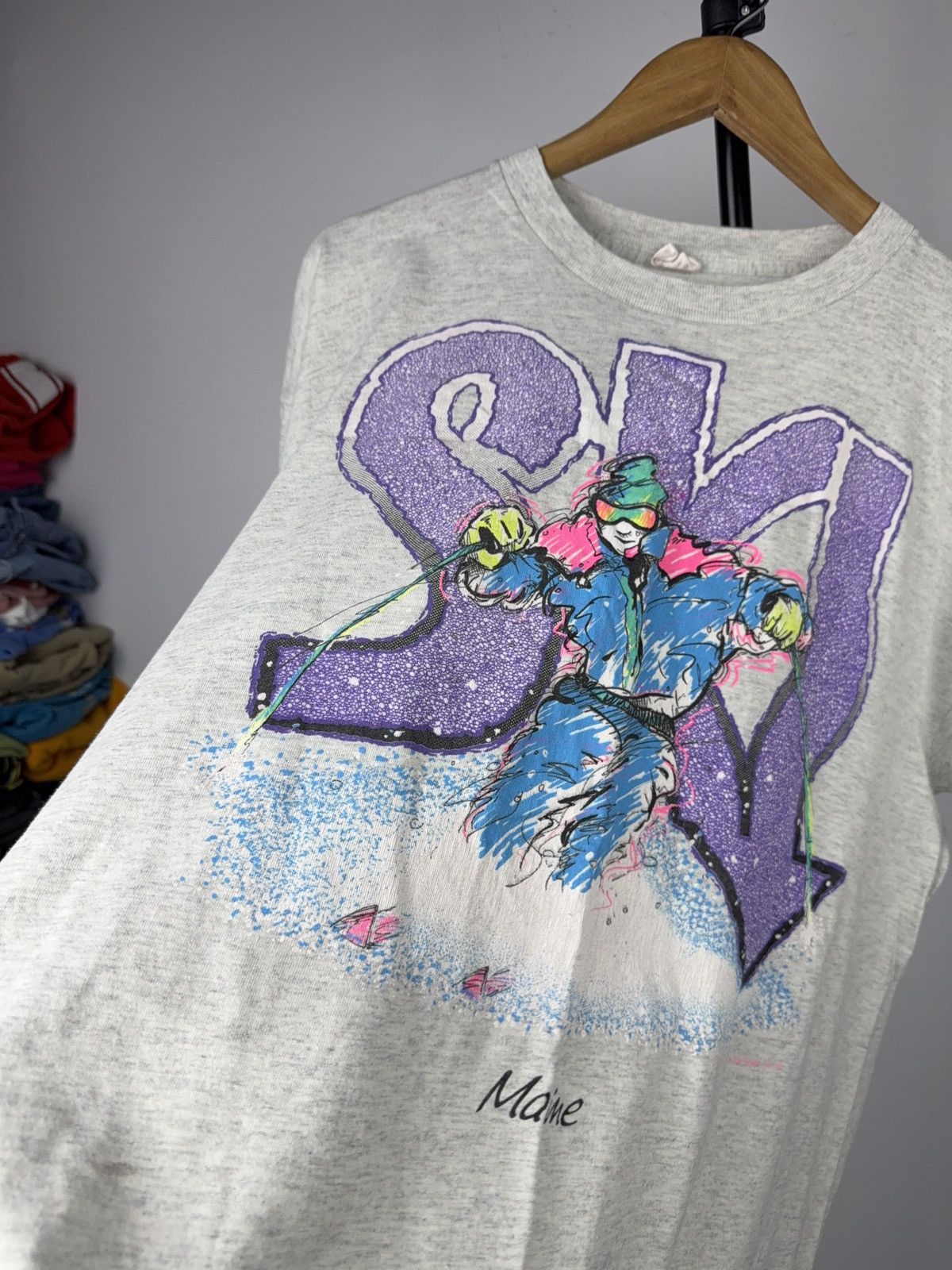 Vintage Vintage Retro 1990 Ski Graphic T-Shirt Neon Skier 90s L-XL Size US L / EU 52-54 / 3 - 8 Thumbnail