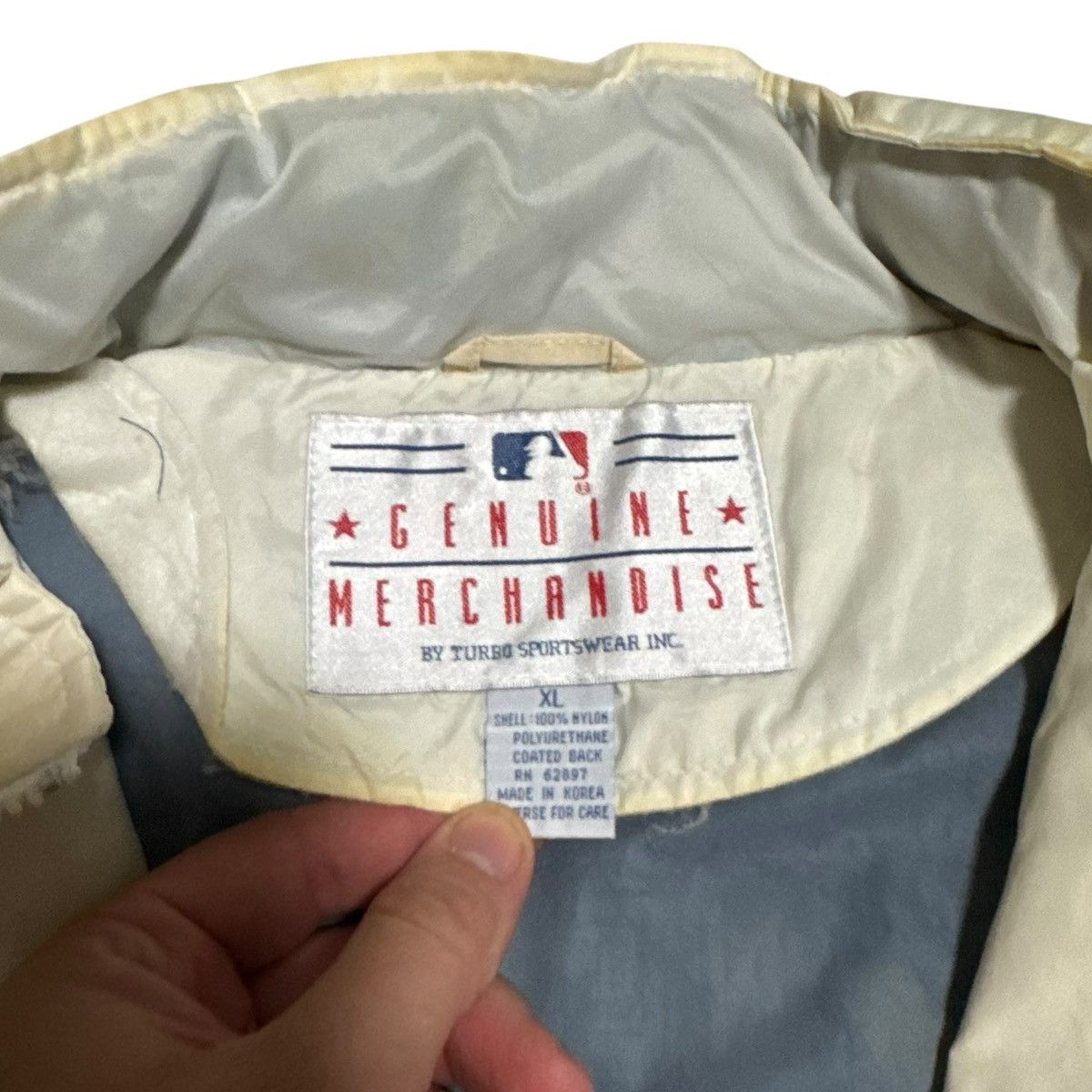 MLB Vintage MLB New York Yankees Distressed Windbreaker Men's XL Size US XL / EU 56 / 4 - 11 Thumbnail