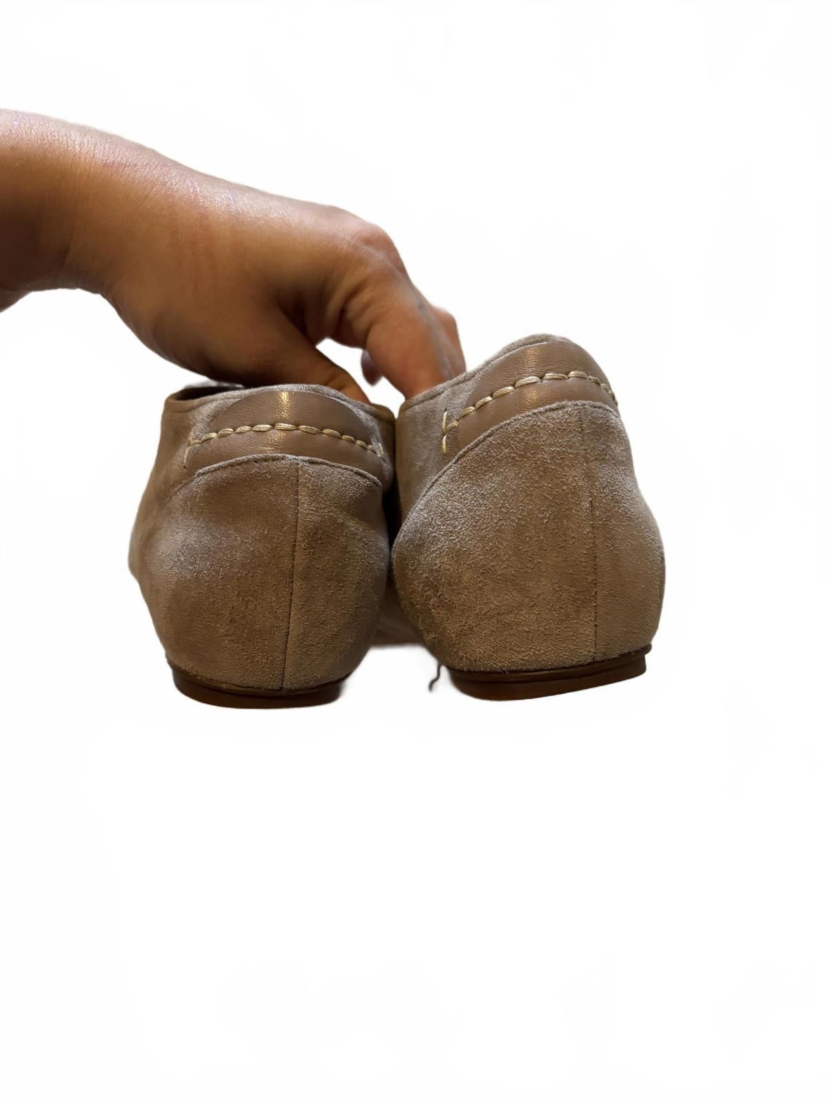 Clarks BRAND NEW! Clarks Artisan suede oxford flat women's sz 6 Size US 6 / IT 36 - 6 Thumbnail