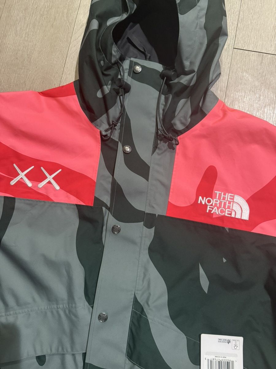 Kaws × The North Face KAWS X NORTHFACE 1986 MOUNTAIN JACKET BALSAM GREEN Size US S / EU 44-46 / 1 - 3 Thumbnail