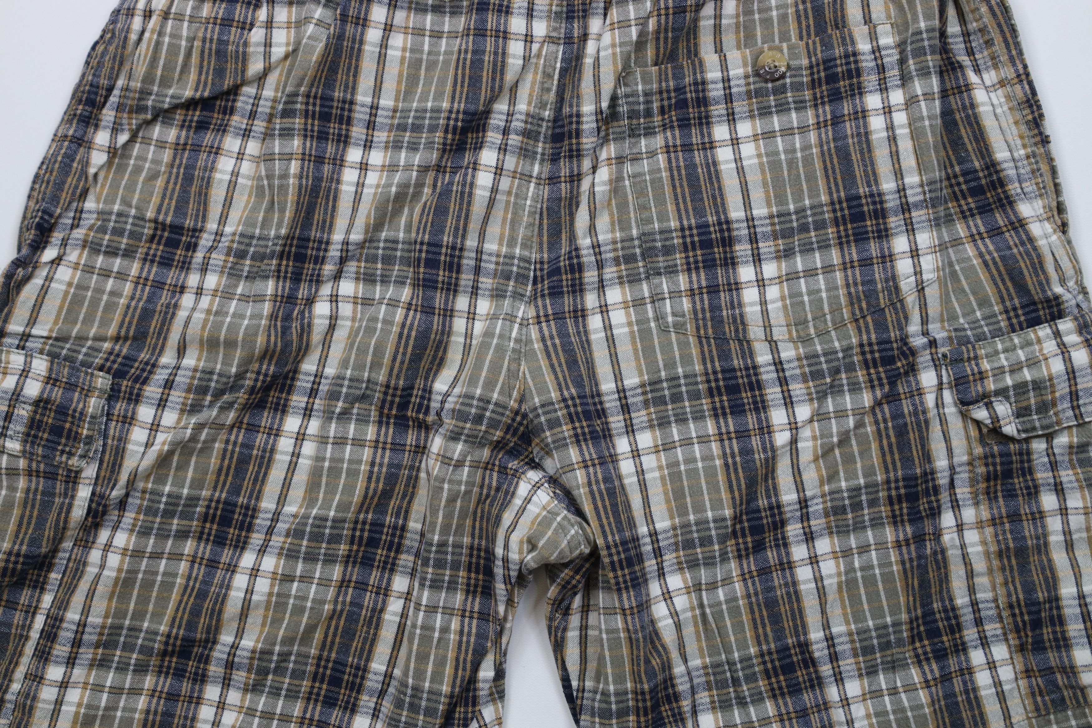 Vintage Vintage 90s Y2K Streetwear Above Knee Cargo Shorts Plaid Size US 34 / EU 50 - 10 Thumbnail