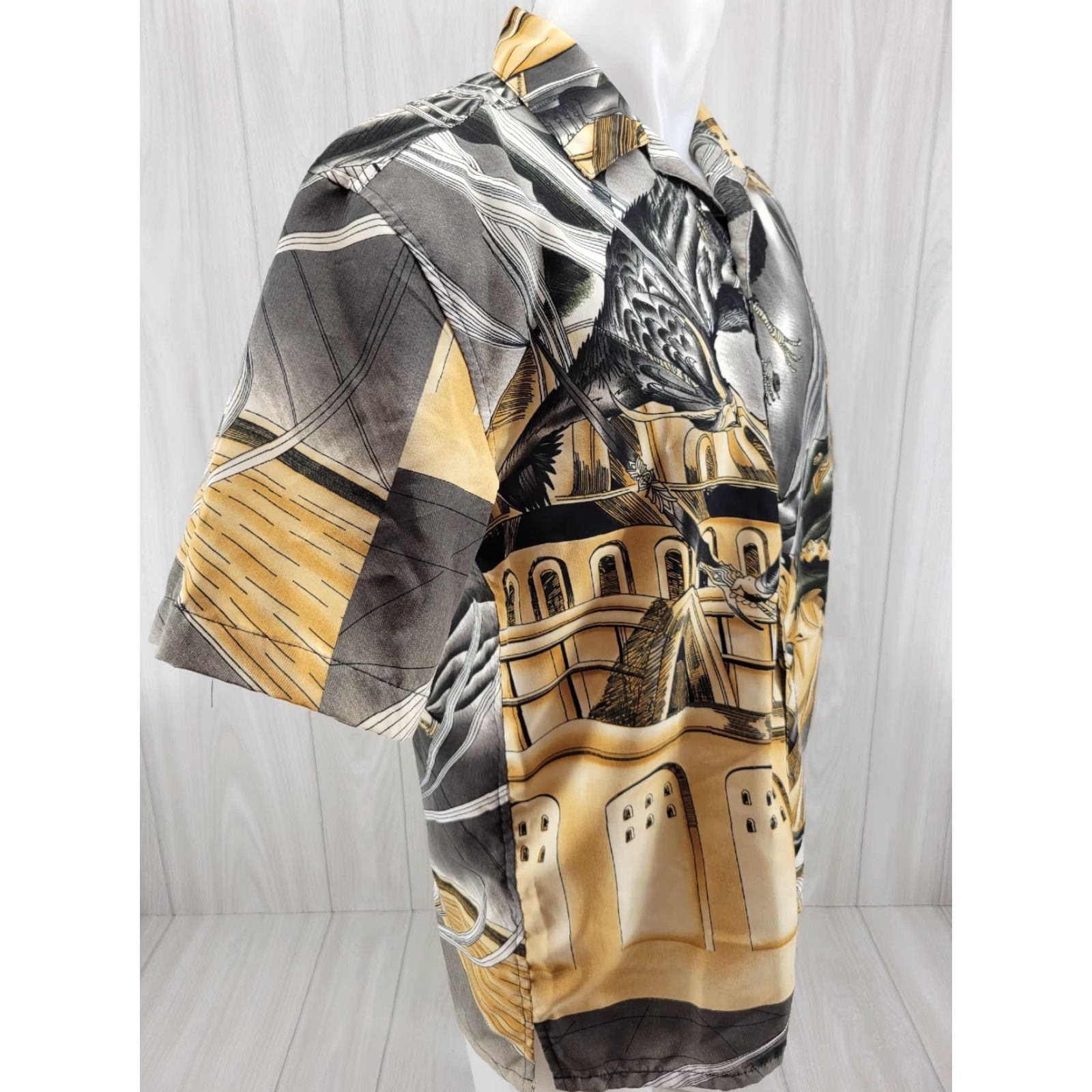 Vintage VINTAGE Claudio Nucci Anime Samurai Warrior Eagle Hawk Button Up AOP Shirt Mens MED Size US M / EU 48-50 / 2 - 4 Thumbnail