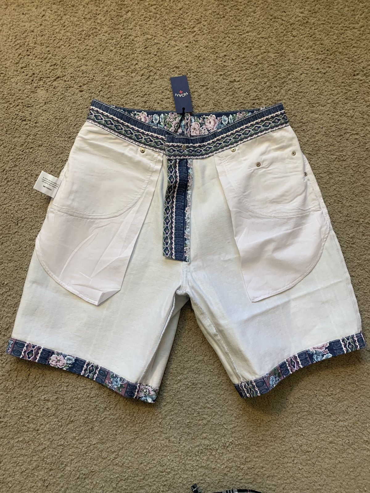 Noah NOAH 90’s STYLE DENIM STRIPED FLORAL SHORTS Size US 34 / EU 50 - 16 Thumbnail