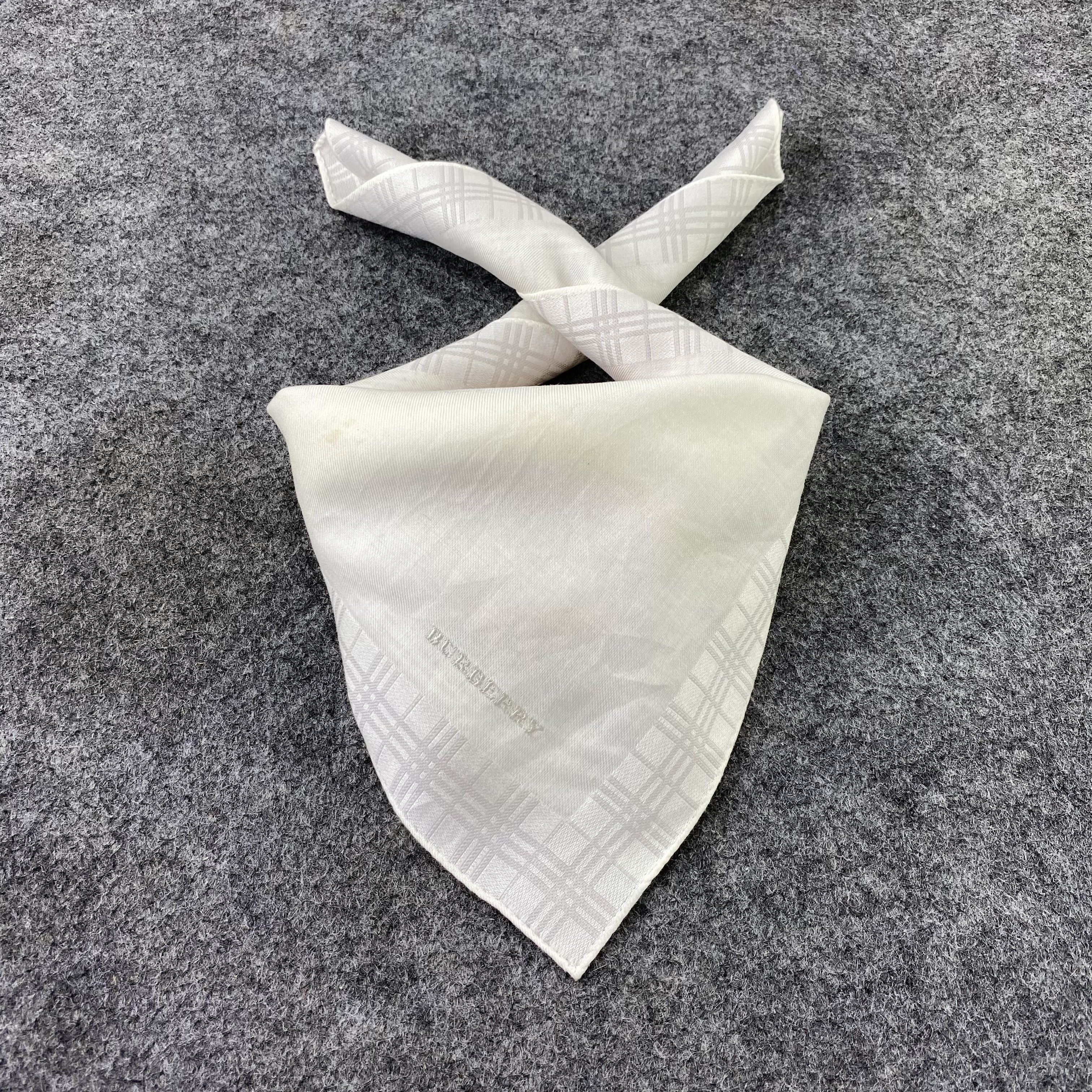 Burberry × Vintage Burberry Handkerchief / Bandana / Neckerchief-B777 Size ONE SIZE - 2 Thumbnail