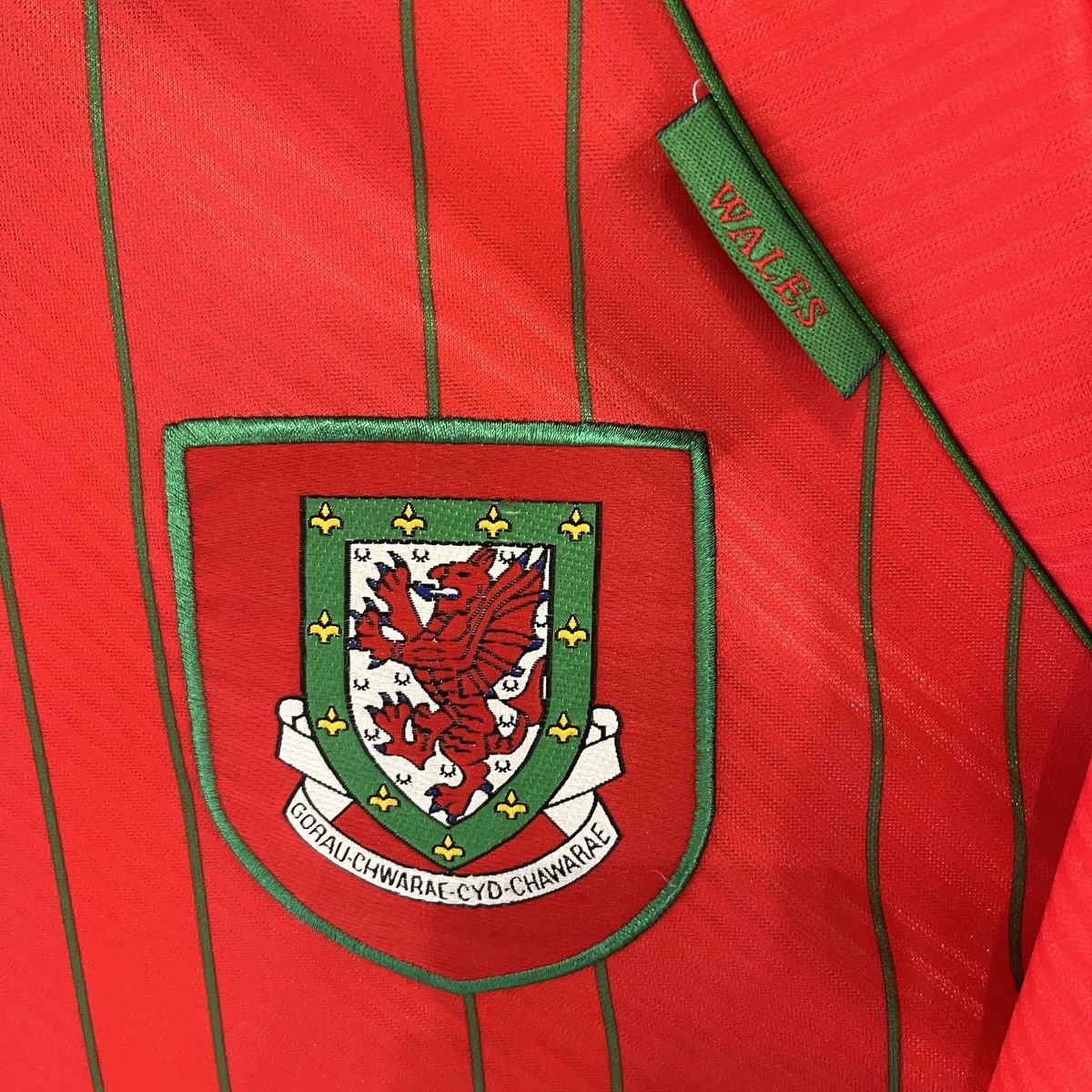 Umbro Vintage Wales 1994 Home Umbro Football Jersey Shirt Size US XL / EU 56 / 4 - 6 Thumbnail