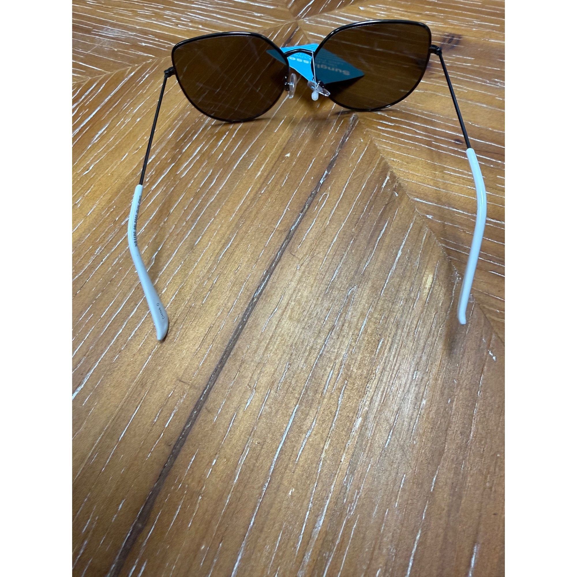 Other Black Metal Frame Sunglasses With 100% UVA/UVB Protection & Size ONE SIZE - 2 Thumbnail
