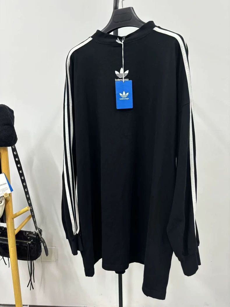 Balenciaga Balenciaga size 2 Adidas New York Stock Exchange Show Long Size US M / EU 48-50 / 2 - 1 Thumbnail