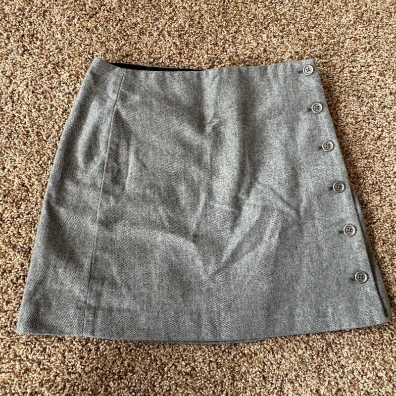 Banana Republic Banana Republic Lined Mini Skirt Wool Blend Gray sz 4 Size 27" / US 4 / IT 40 - 1 Thumbnail