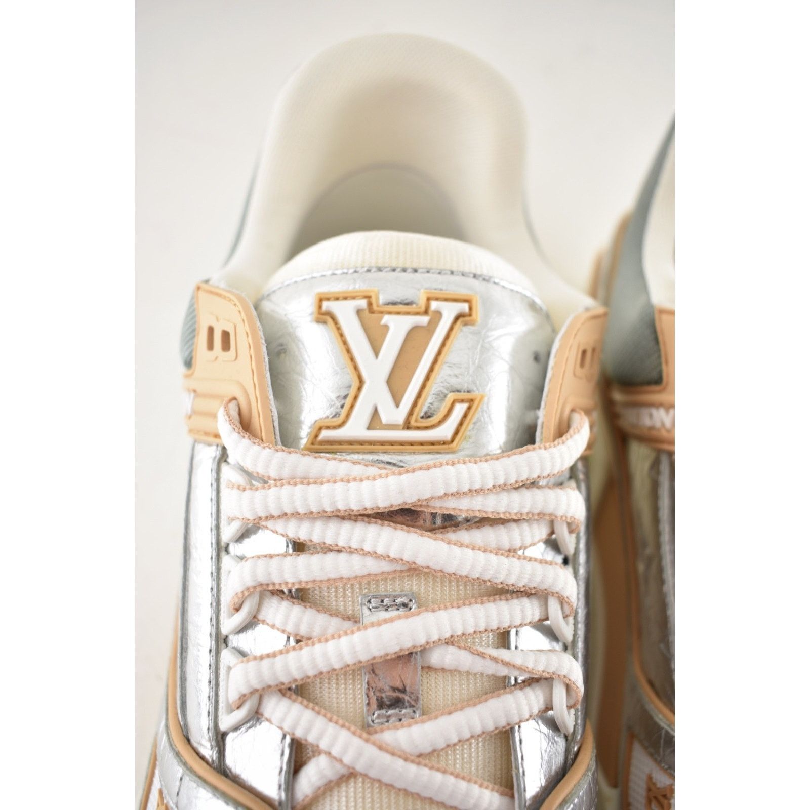 Louis Vuitton Louis Vuitton Metallic Silver Beige White Low Top Trainer Size US 10 / EU 43 - 11 Thumbnail