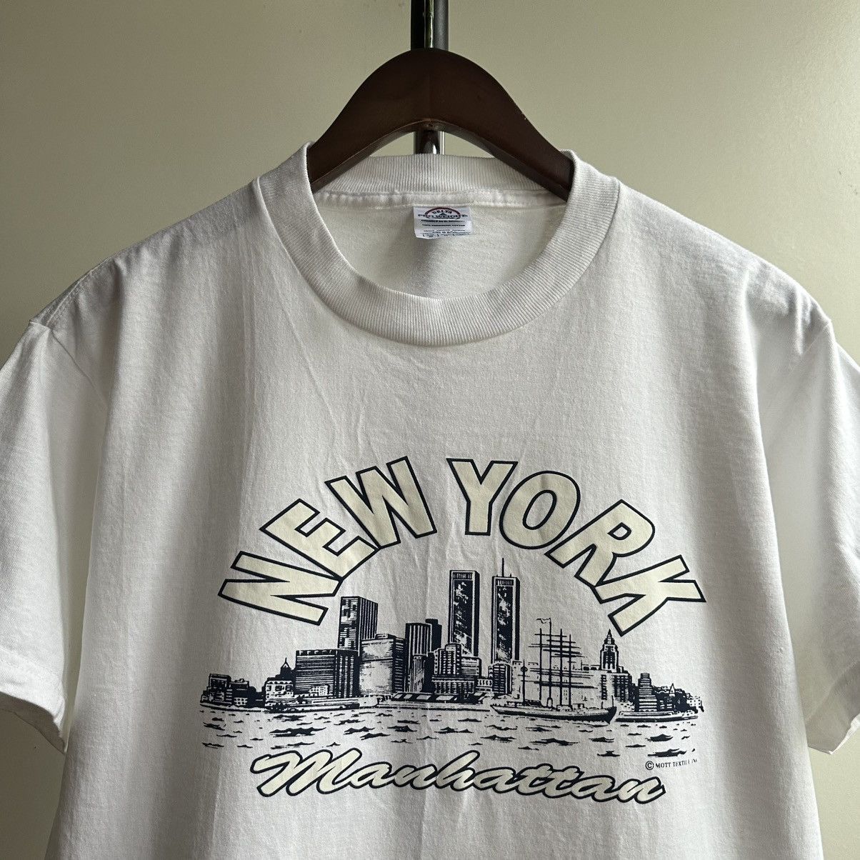 Vintage Vintage 90s New York Manhattan Promo Tee Size US M / EU 48-50 / 2 - 2 Thumbnail