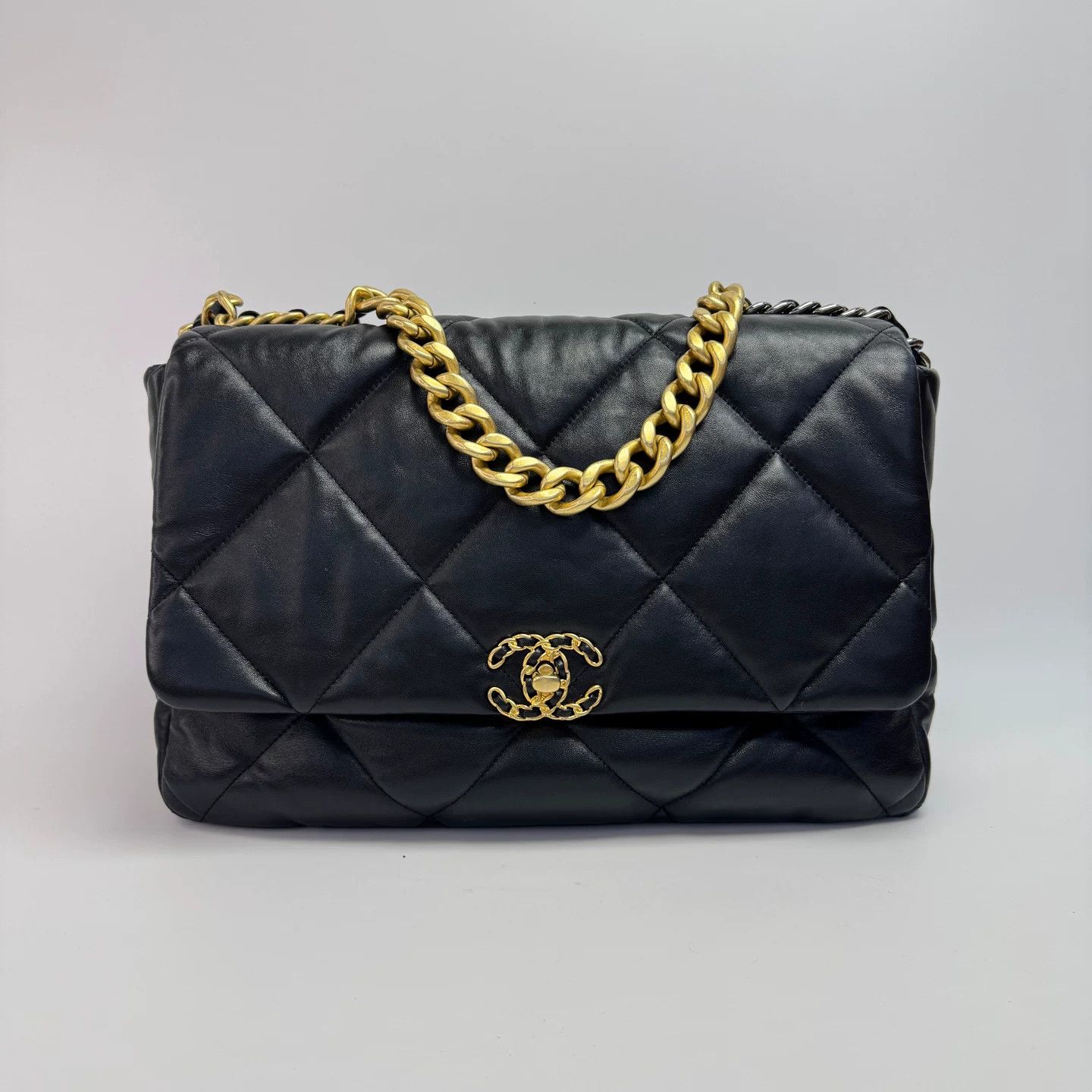 Chanel Pre-loved Bag Very good condition Size ONE SIZE - 1 Thumbnail