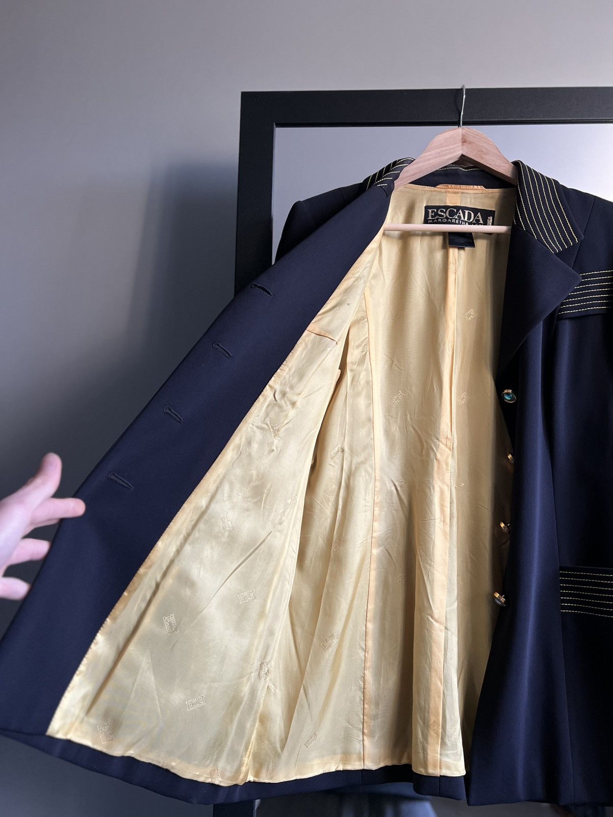 Escada Vintage Escada Margaretga Ley Navy/Gold Virgin Wool Blazer Size M / US 6-8 / IT 42-44 - 6 Thumbnail