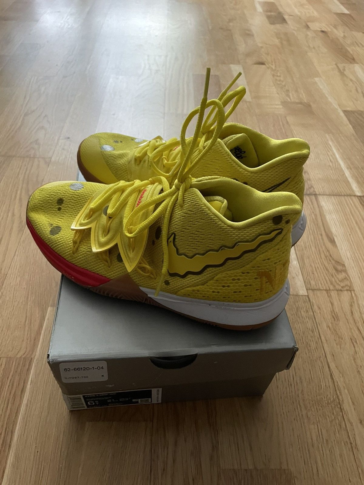 Nike SpongeBob Kyrie 5 Size US 6.5 / EU 39-40 - 4 Thumbnail