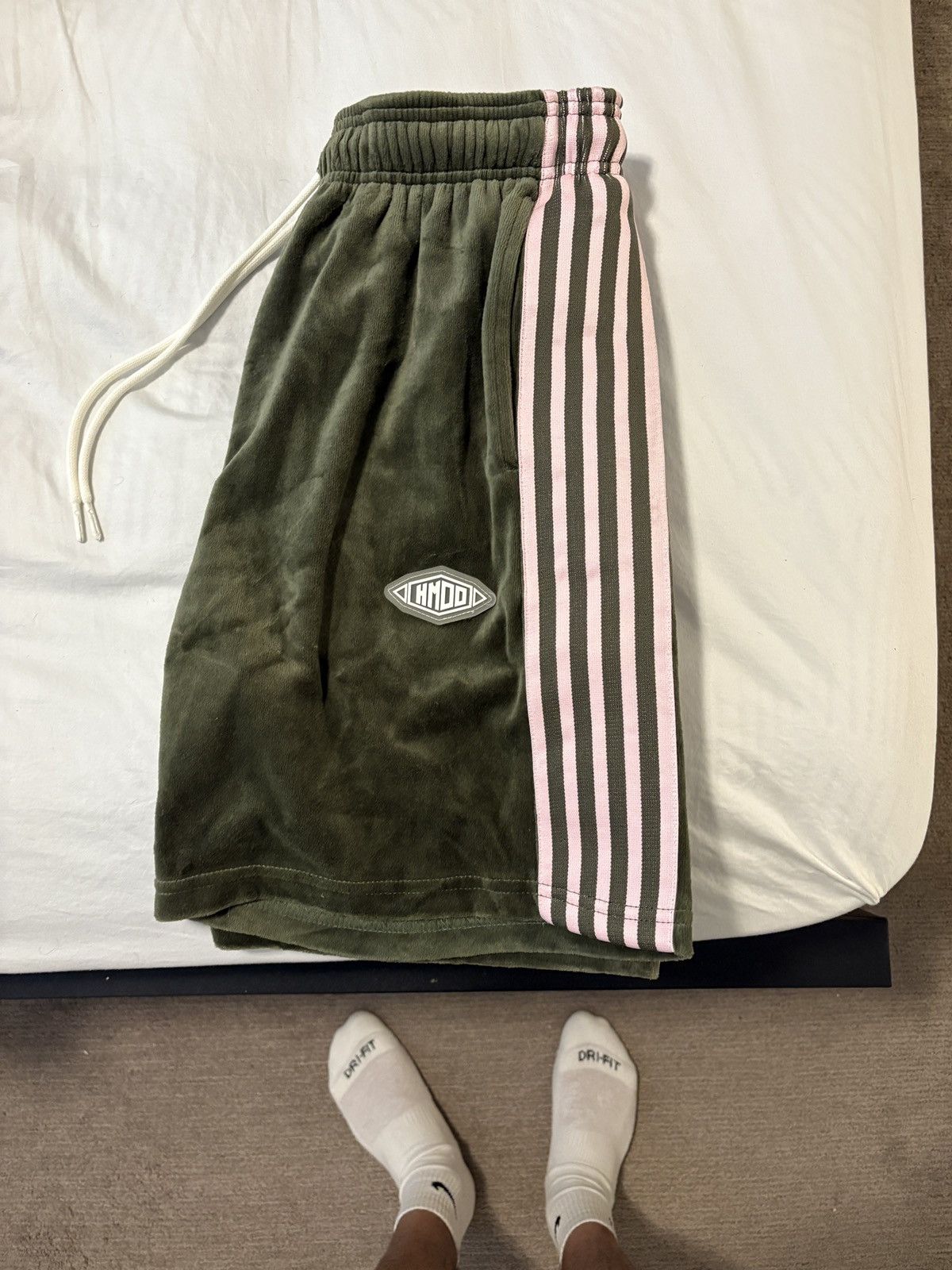 HMDD HMDD Shorts w/ Pink Stripes Size US 32 / EU 48 - 2 Thumbnail