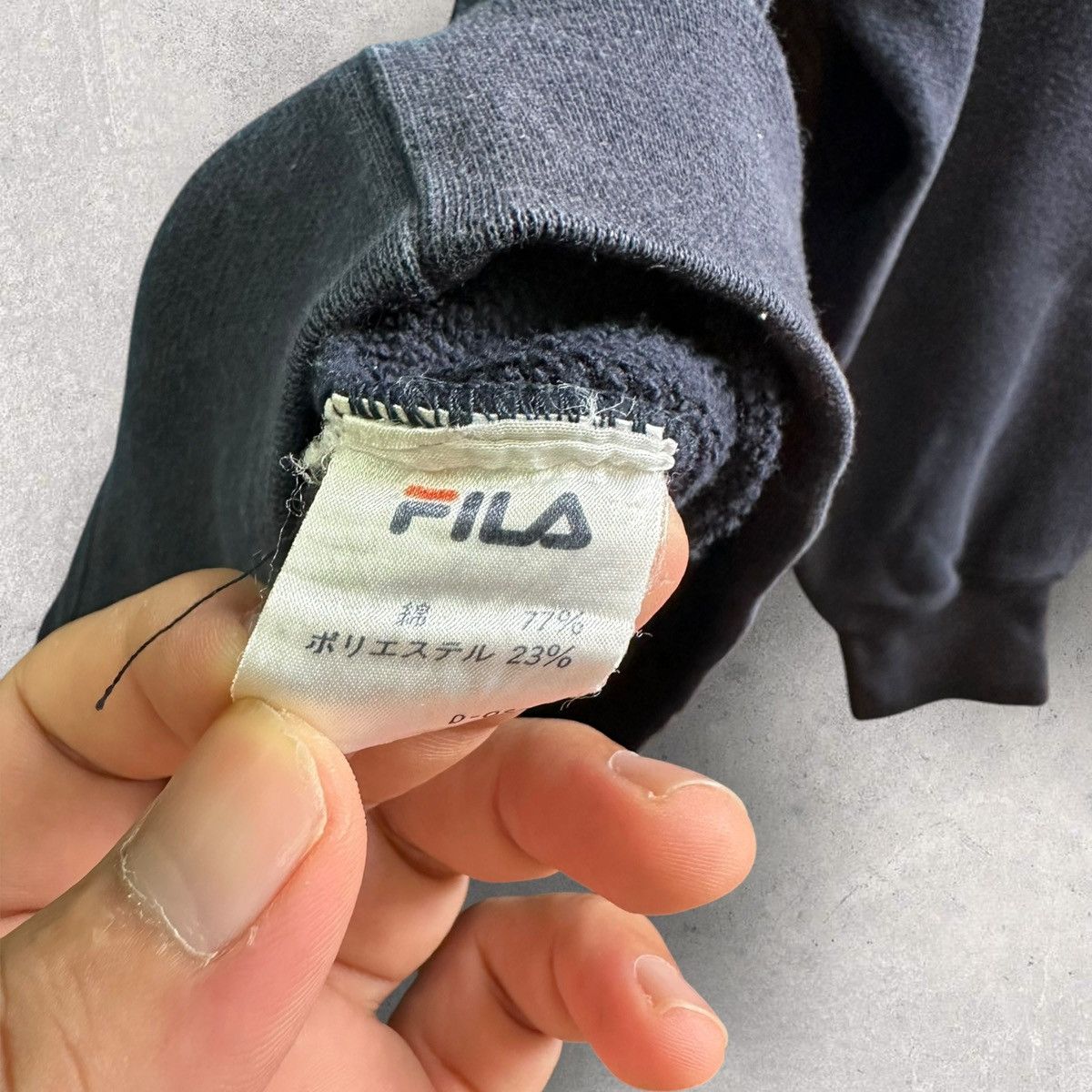 Fila × Vintage Vintage 90’s Fila Velvet Logo Crewneck Sweatshirt Size S / US 4 / IT 40 - 4 Thumbnail