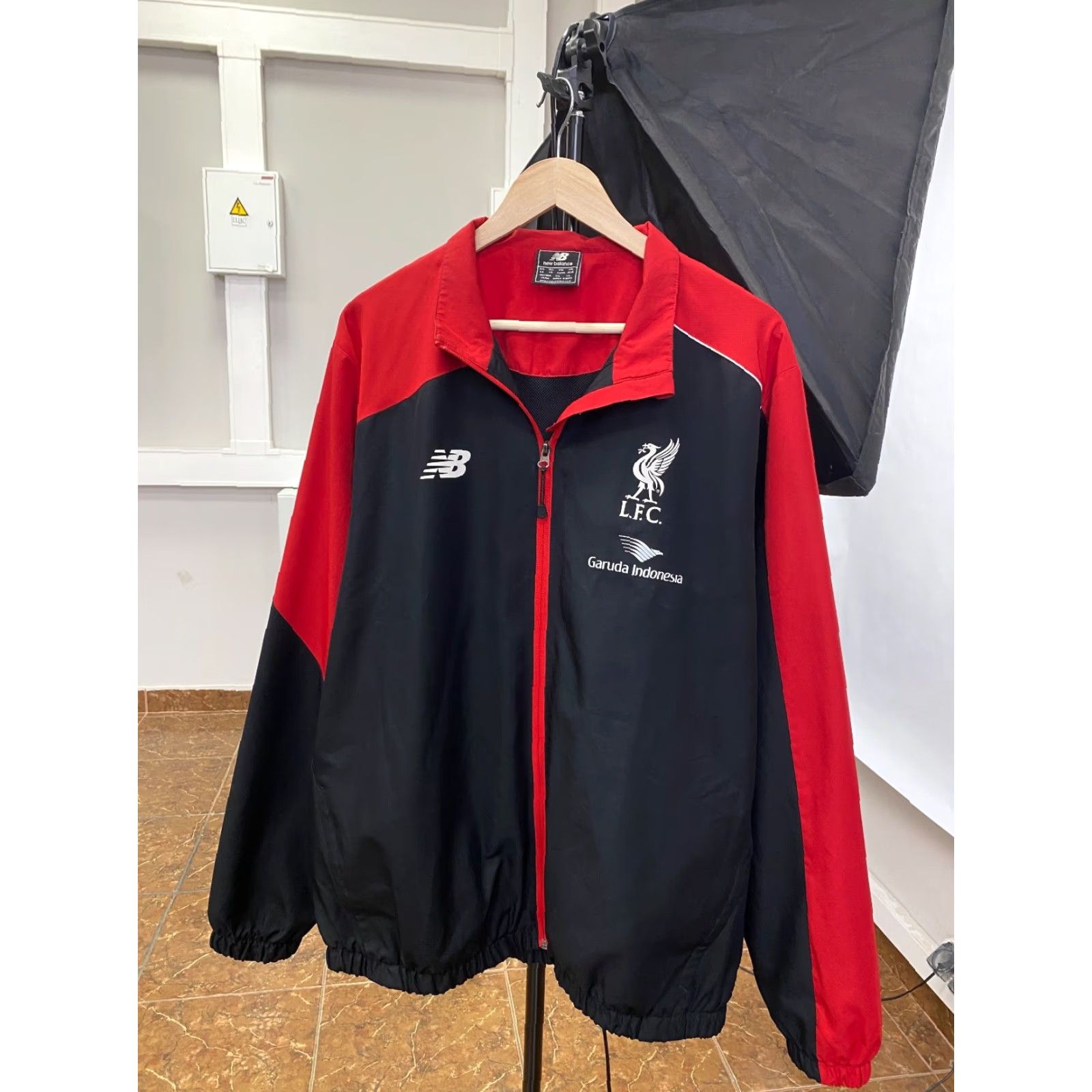 New Balance New Balance Liverpool Zip Jacket Soccer Jersey Rare Retro XXL Multicolor Black/Red Mens Jacket Size US XXL / EU 58 / 5 - 2 Thumbnail