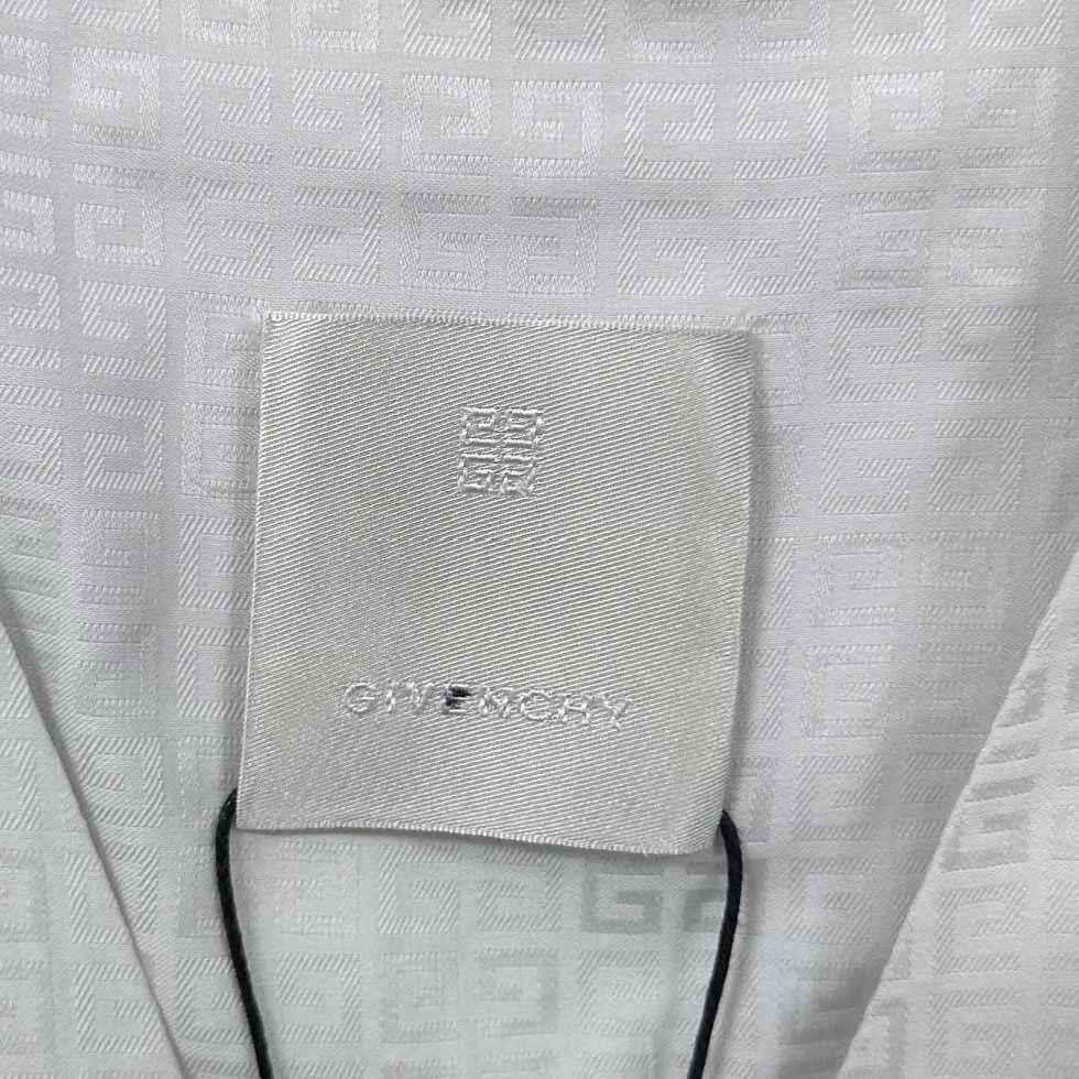 Givenchy Givenchy Subtle All-Over Logo Short-Sleeve Jacket 36 Size XS / US 0-2 / IT 36-38 - 5 Thumbnail