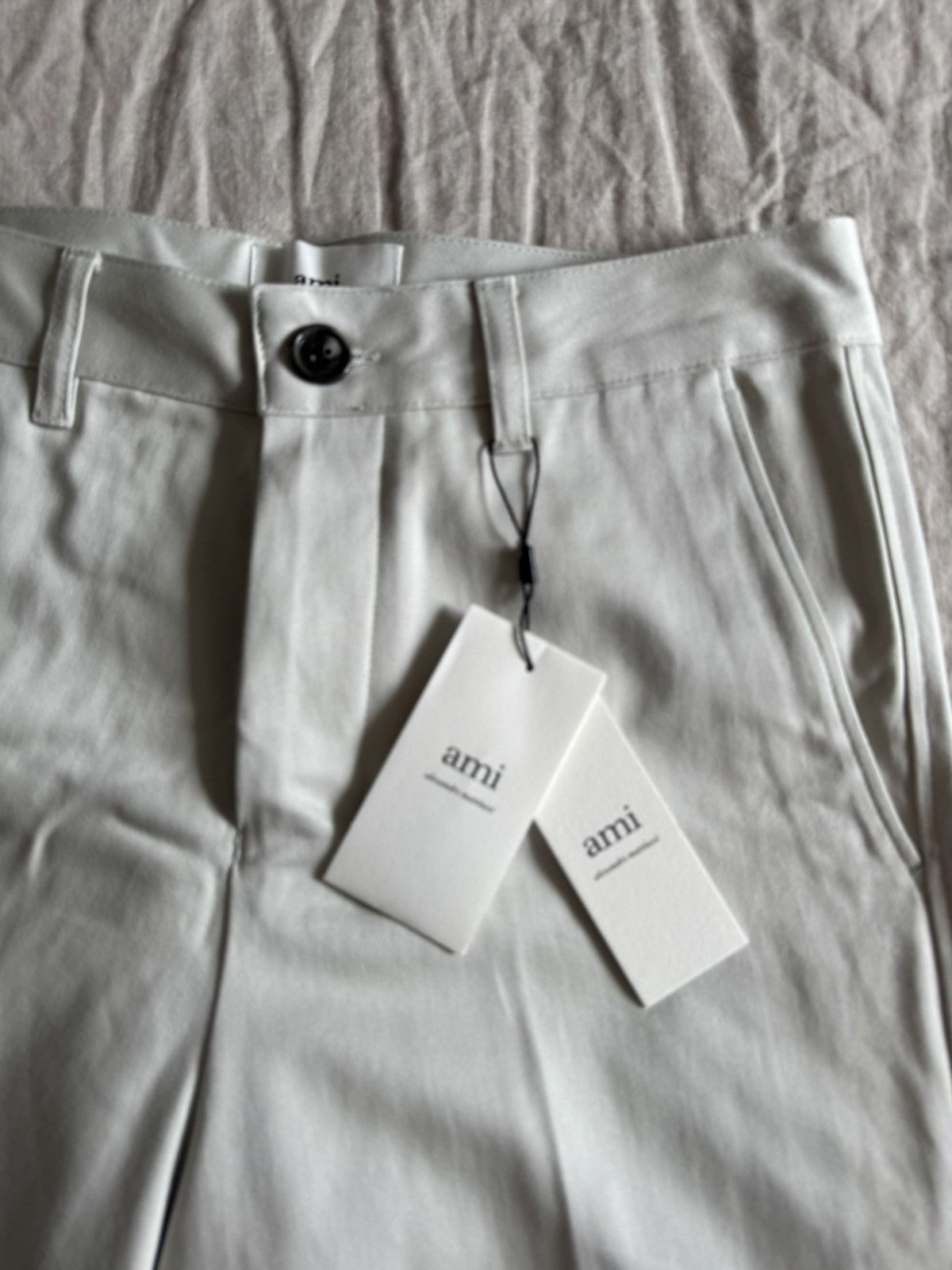 AMI BNWT $400 AMI S White Craie chino shorts classic cotton Size US 30 / EU 46 - 7 Thumbnail