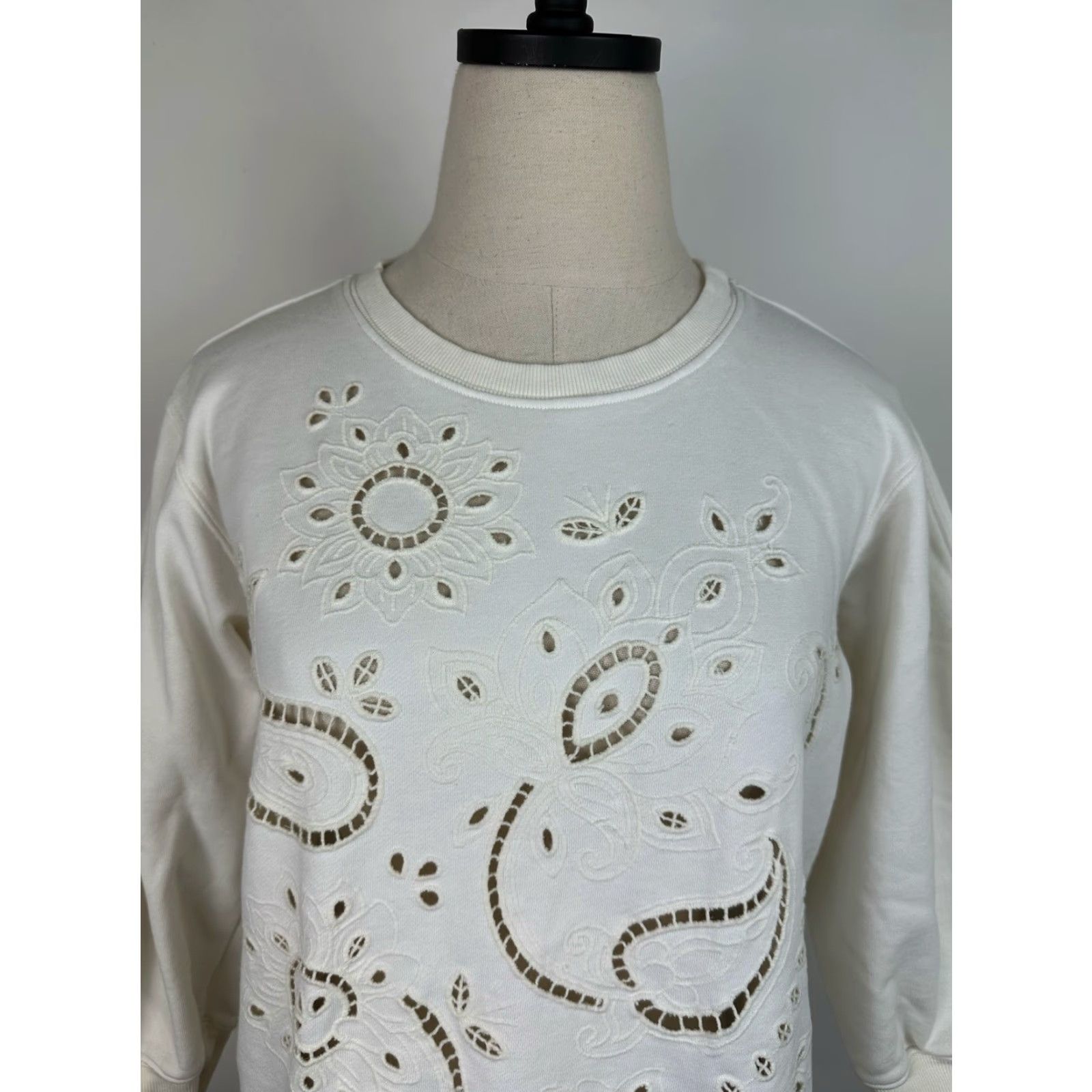 Johnny Was Johnny Was Sweatshirt Small Ivory Eyelet Paisley Embroidered Boho Crew Neck Womens Size S / US 4 / IT 40 - 3 Thumbnail
