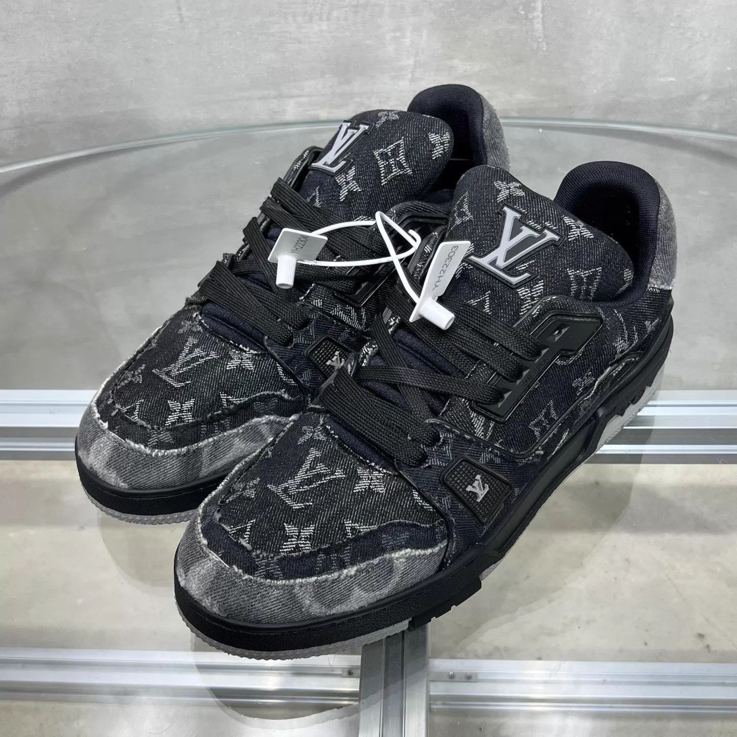 Louis Vuitton LV Trainer Distressed Black Denim Allover Print UK8 Size US 9 / EU 42 - 2 Thumbnail
