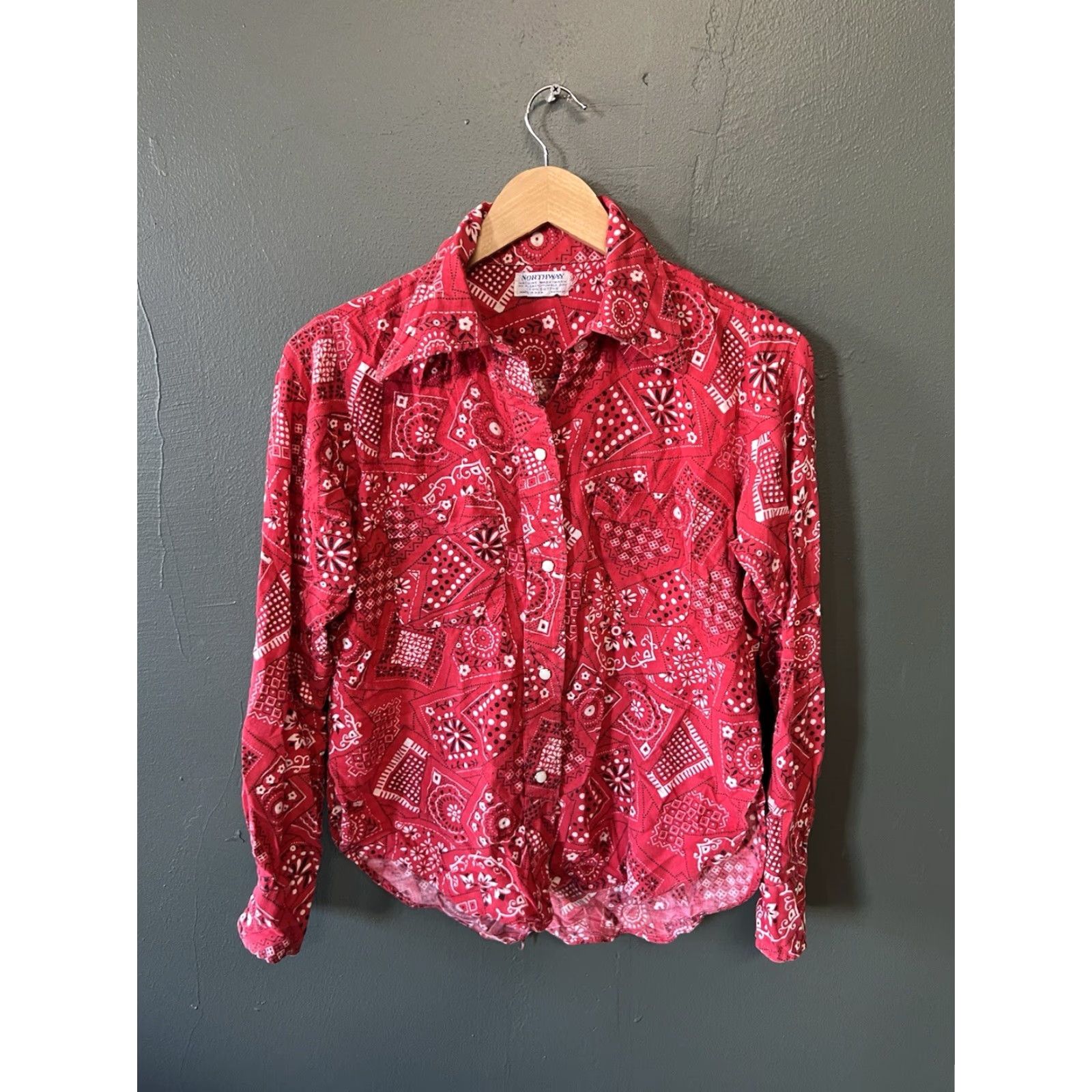 Vintage VINTAGE Northway Womens Red Long Sleeve Snap Up Paisley Pattern Medium Shirt Size M / US 6-8 / IT 42-44 - 2 Thumbnail