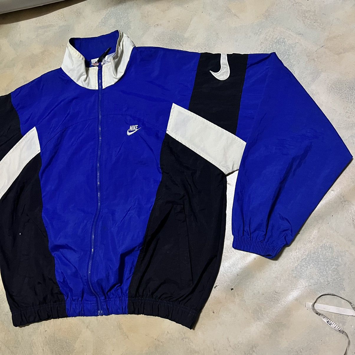 Nike Vintage Nike Windbreaker Light Jacket Size US L / EU 52-54 / 3 - 2 Thumbnail