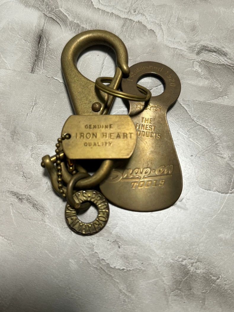 Iron Heart Iron heart Iron-hearted keychain, solid brass keychain Size ONE SIZE - 3 Thumbnail