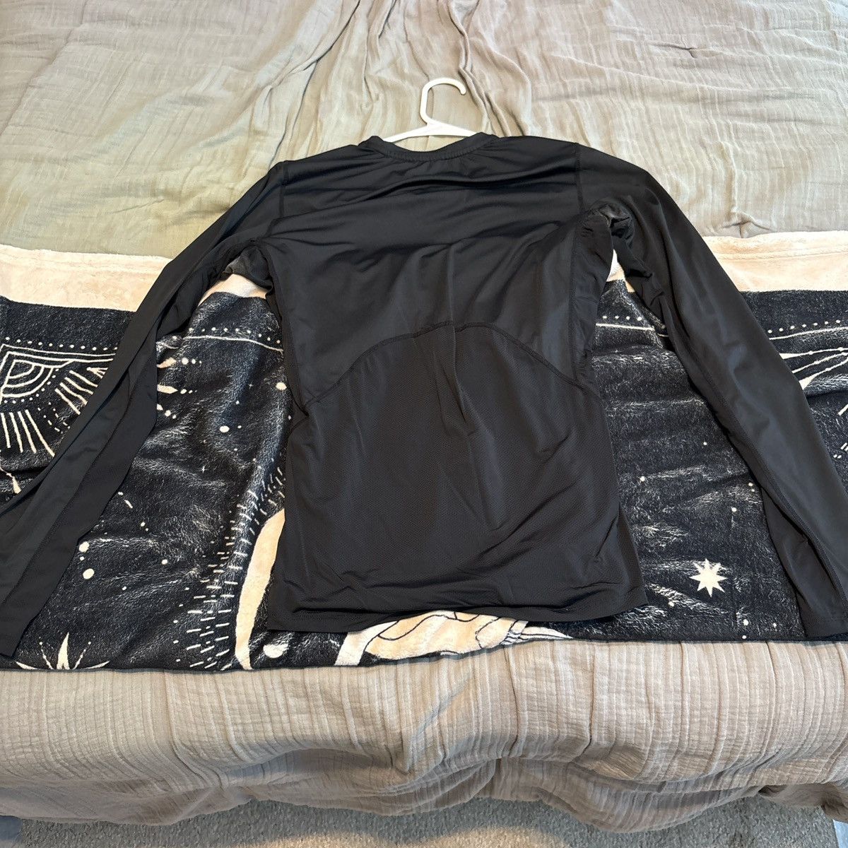 Other Black and white Elysium long sleeve Size US L / EU 52-54 / 3 - 3 Thumbnail