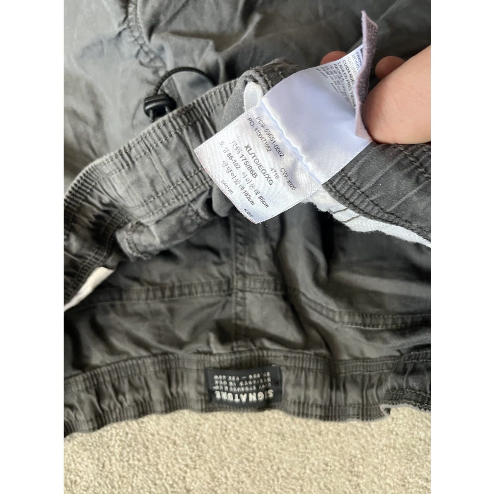 Levi's Levi's Jogger Pants Men XL Gray Elastic Drawstring Adjustable Waist Signature Levis Gorpcore Slack Pocket Slim Tapered 29in Inseam Regular Rise Mid Size US 36 / EU 52 - 6 Thumbnail